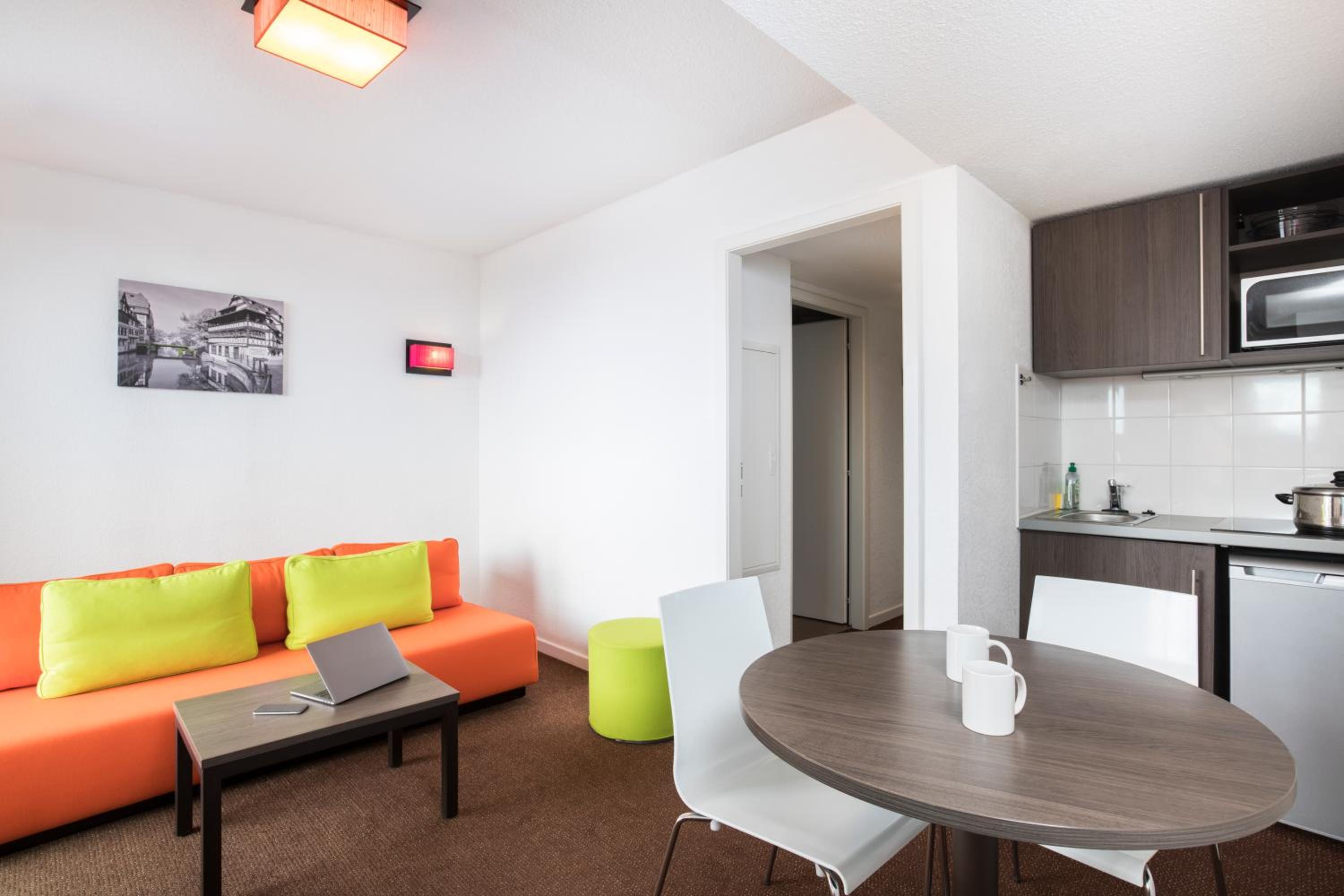 One-Bedroom Apartment (4 Adults) - Photo 7