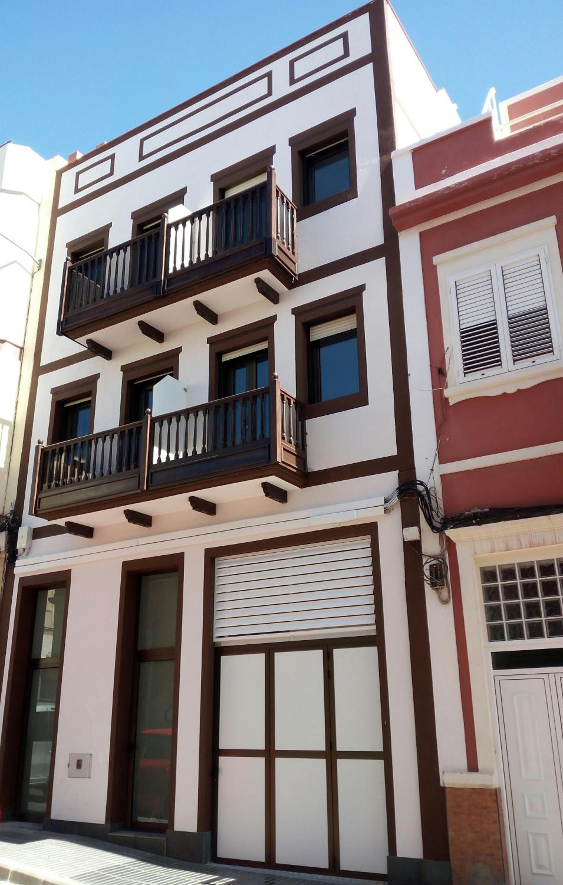 Studio with Balcony