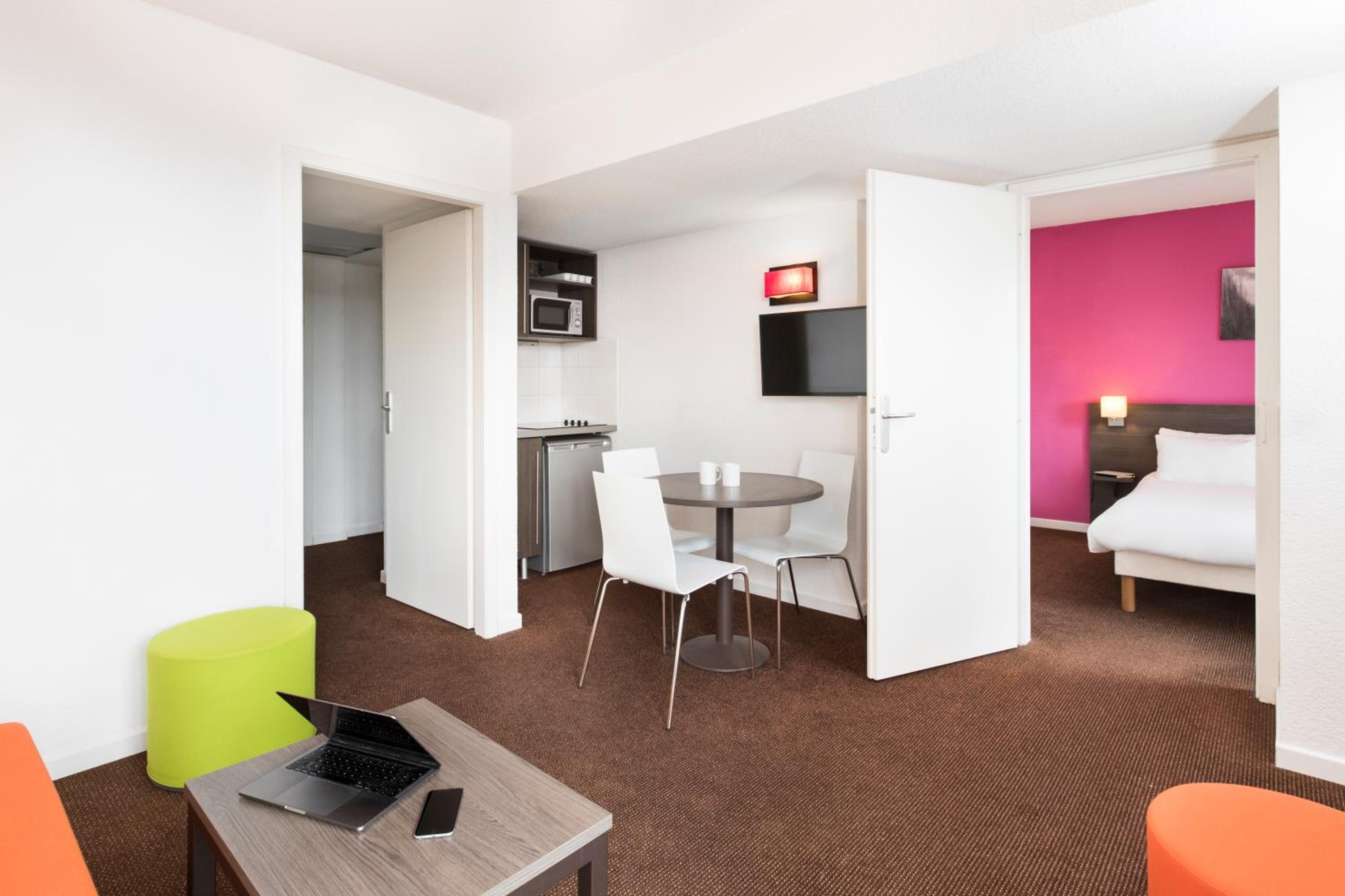 One-Bedroom Apartment (4 Adults) - Photo 6