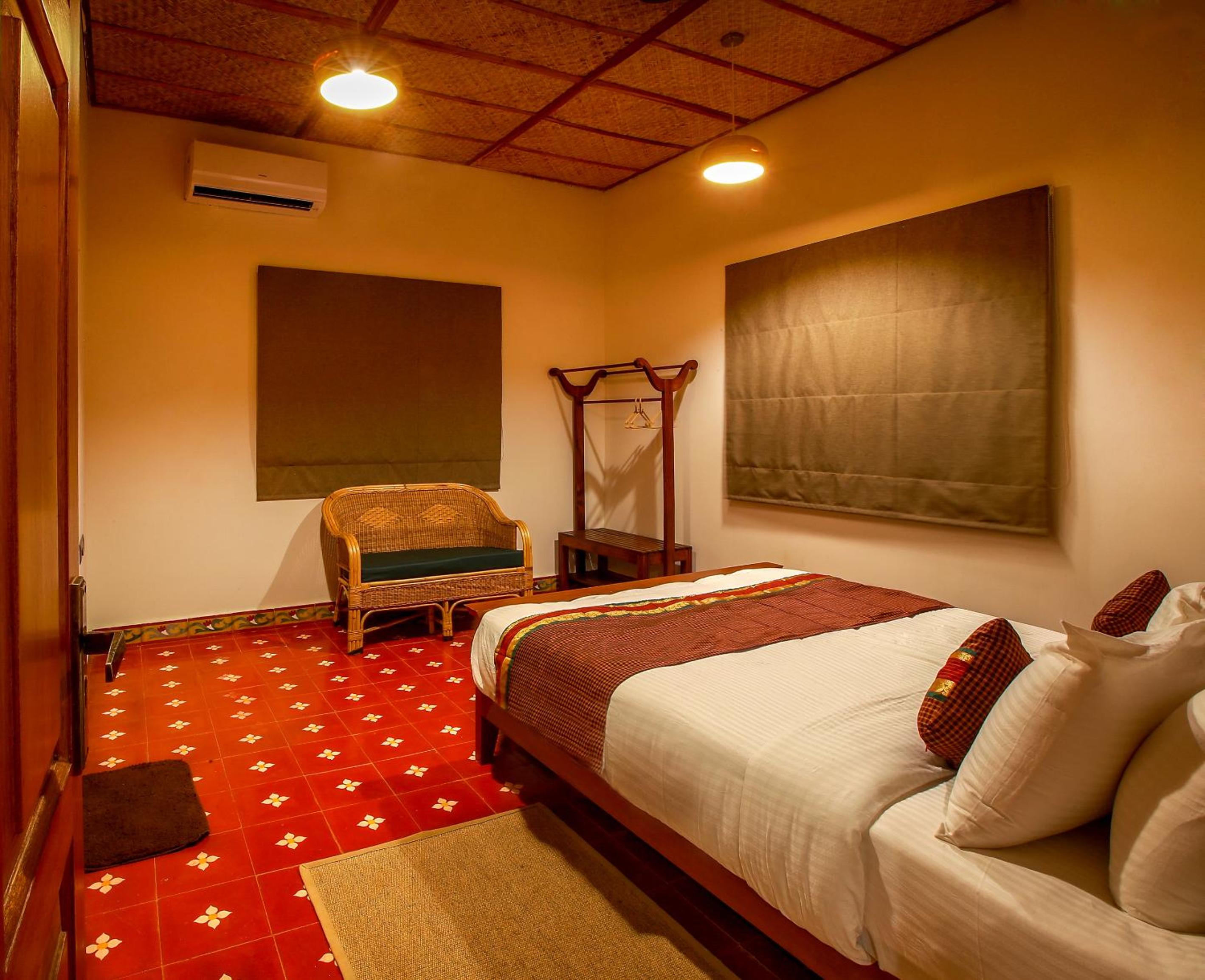 Three-Bedroom Villa - Photo 4