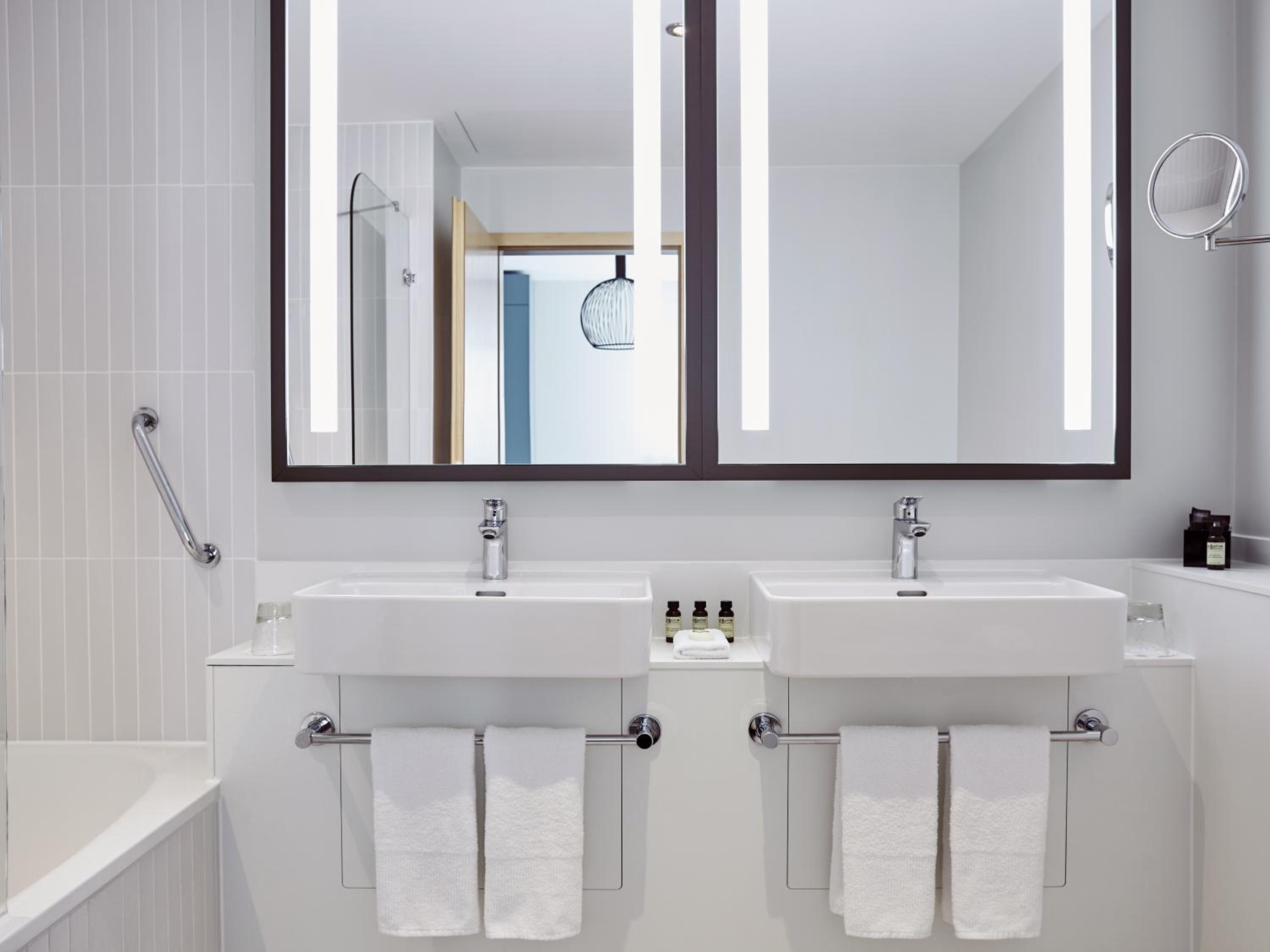 Classic Twin Room - Photo 7