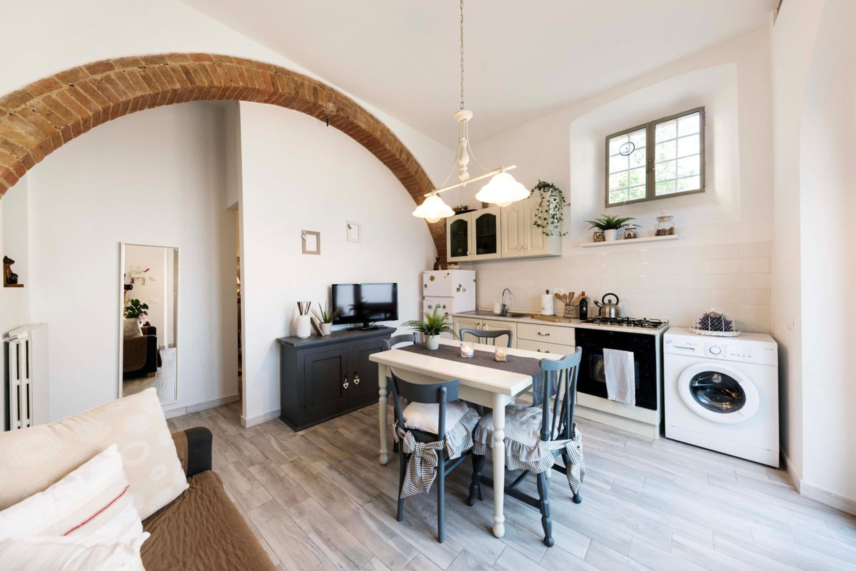 One-Bedroom Apartment - Photo 15