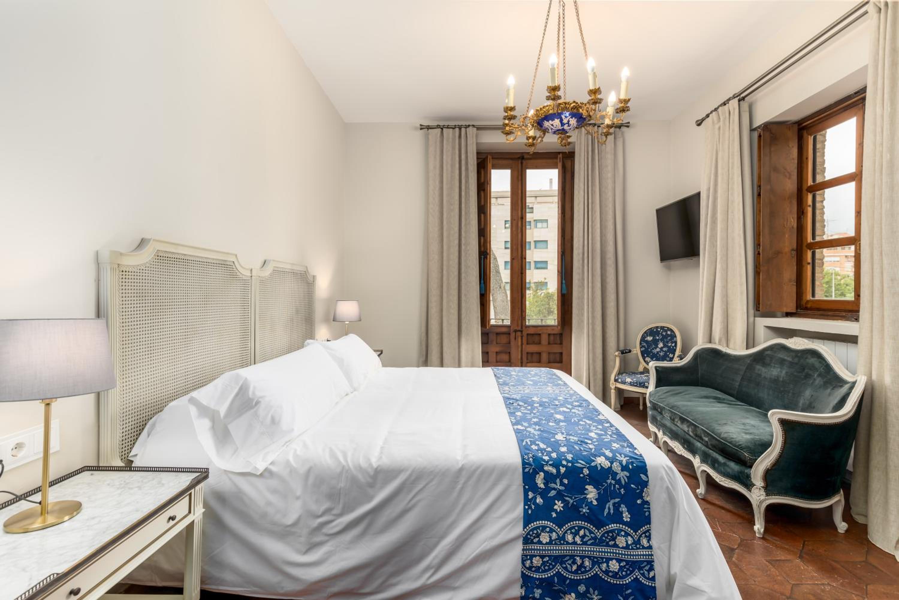 Superior Double Room - Photo 23