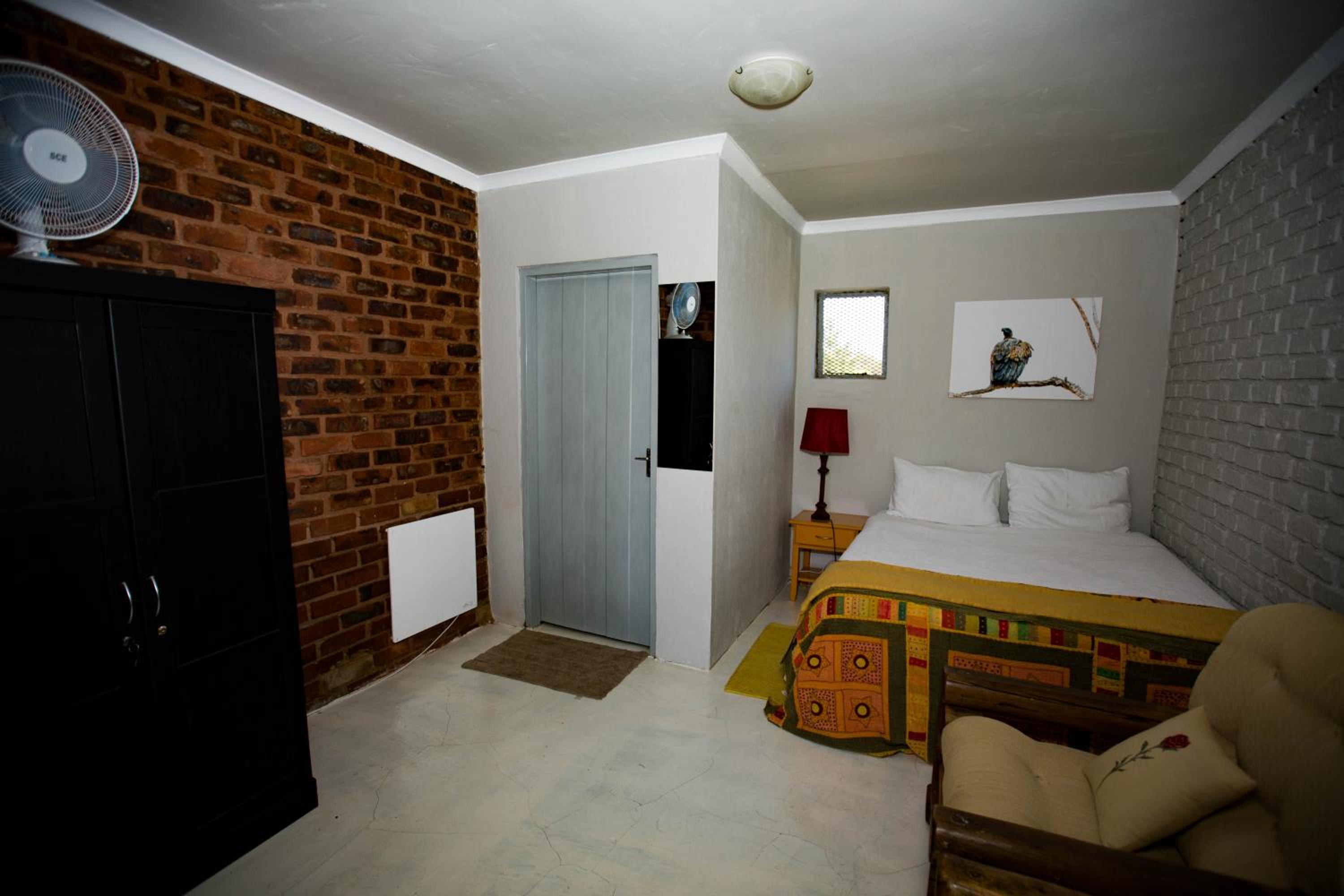 Budget Double Room - Photo 3