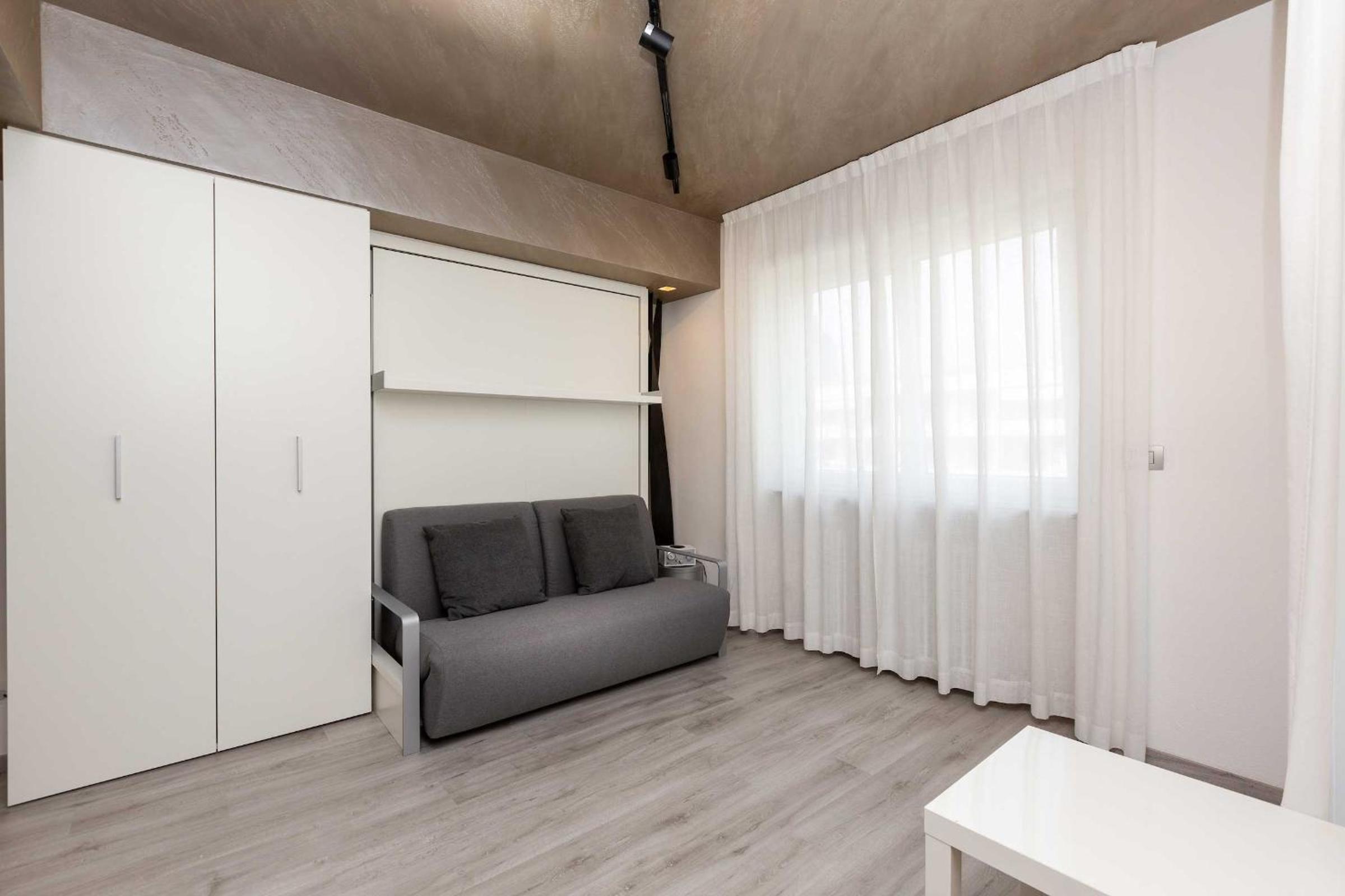 Small Studio photo 1