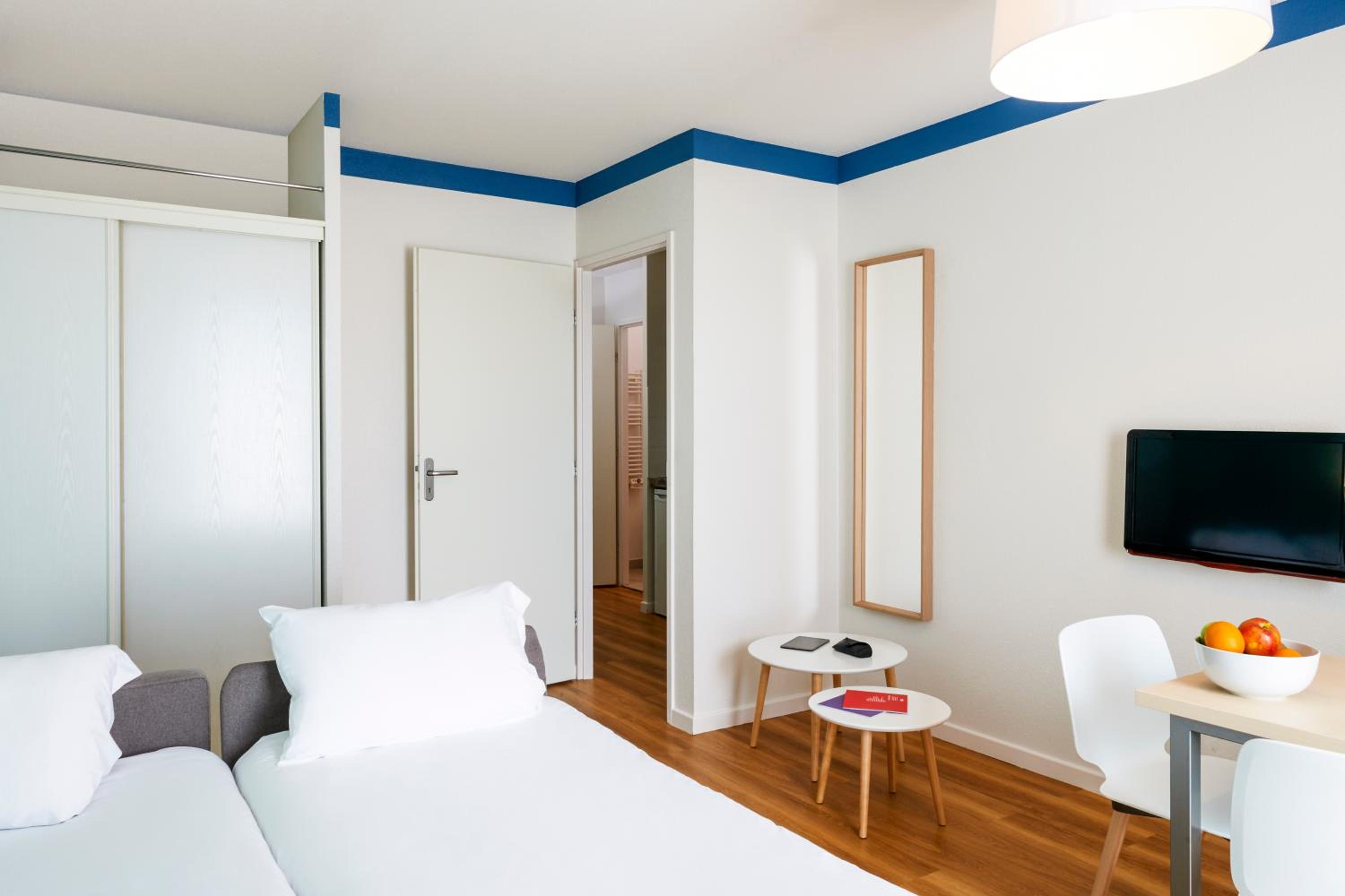 One-Bedroom Apartment - Photo 11
