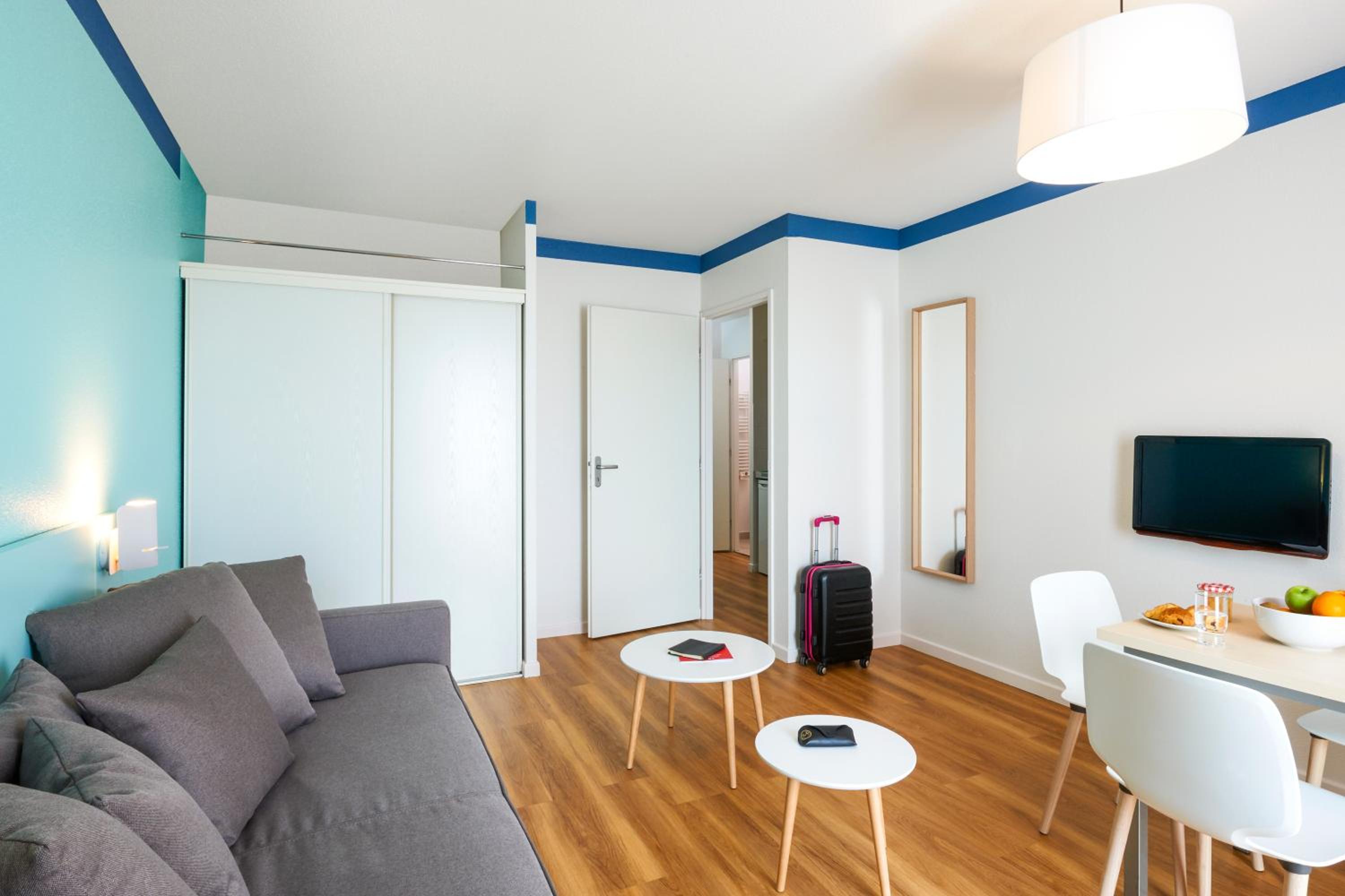 One-Bedroom Apartment - Photo 6