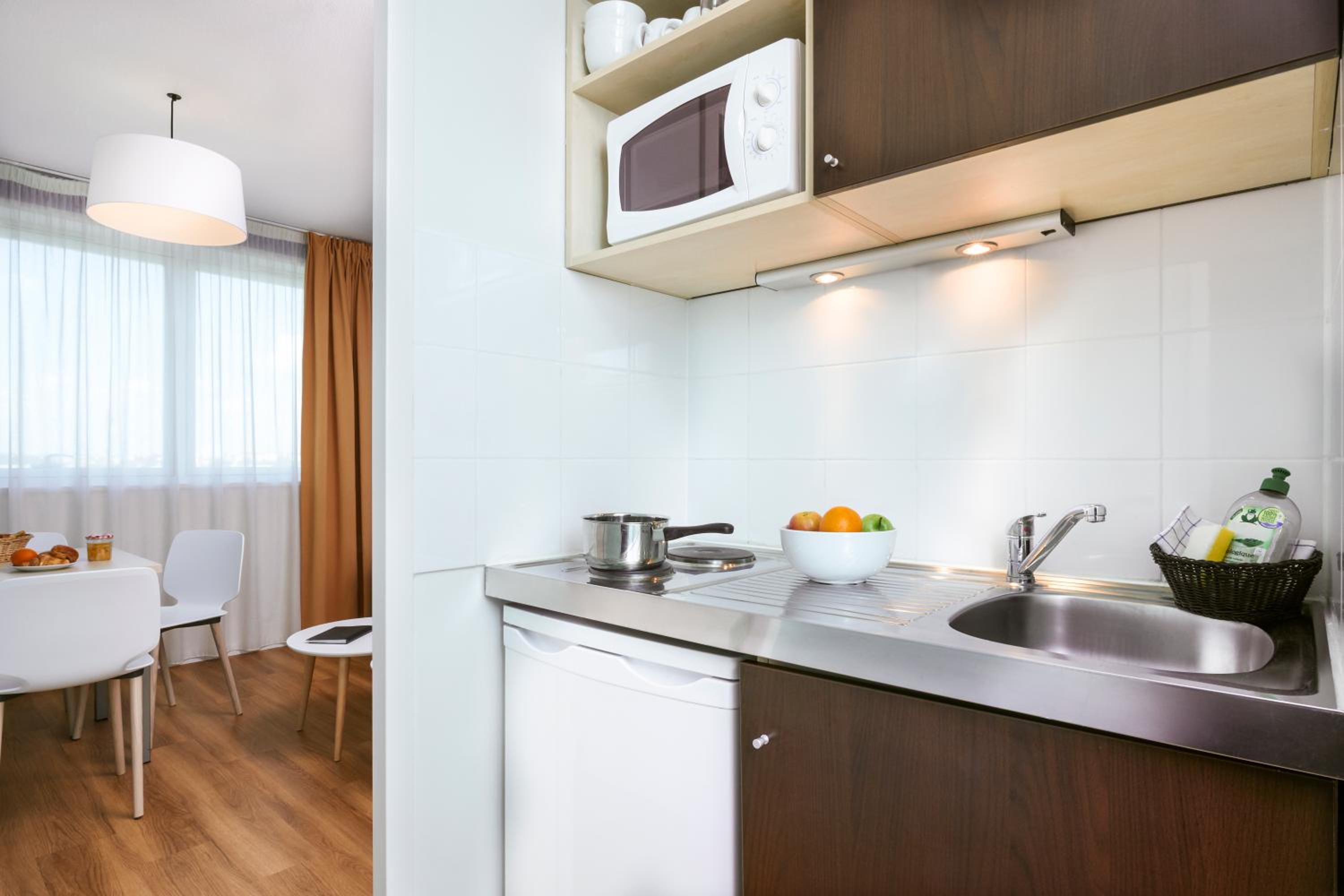 One-Bedroom Apartment - Photo 9