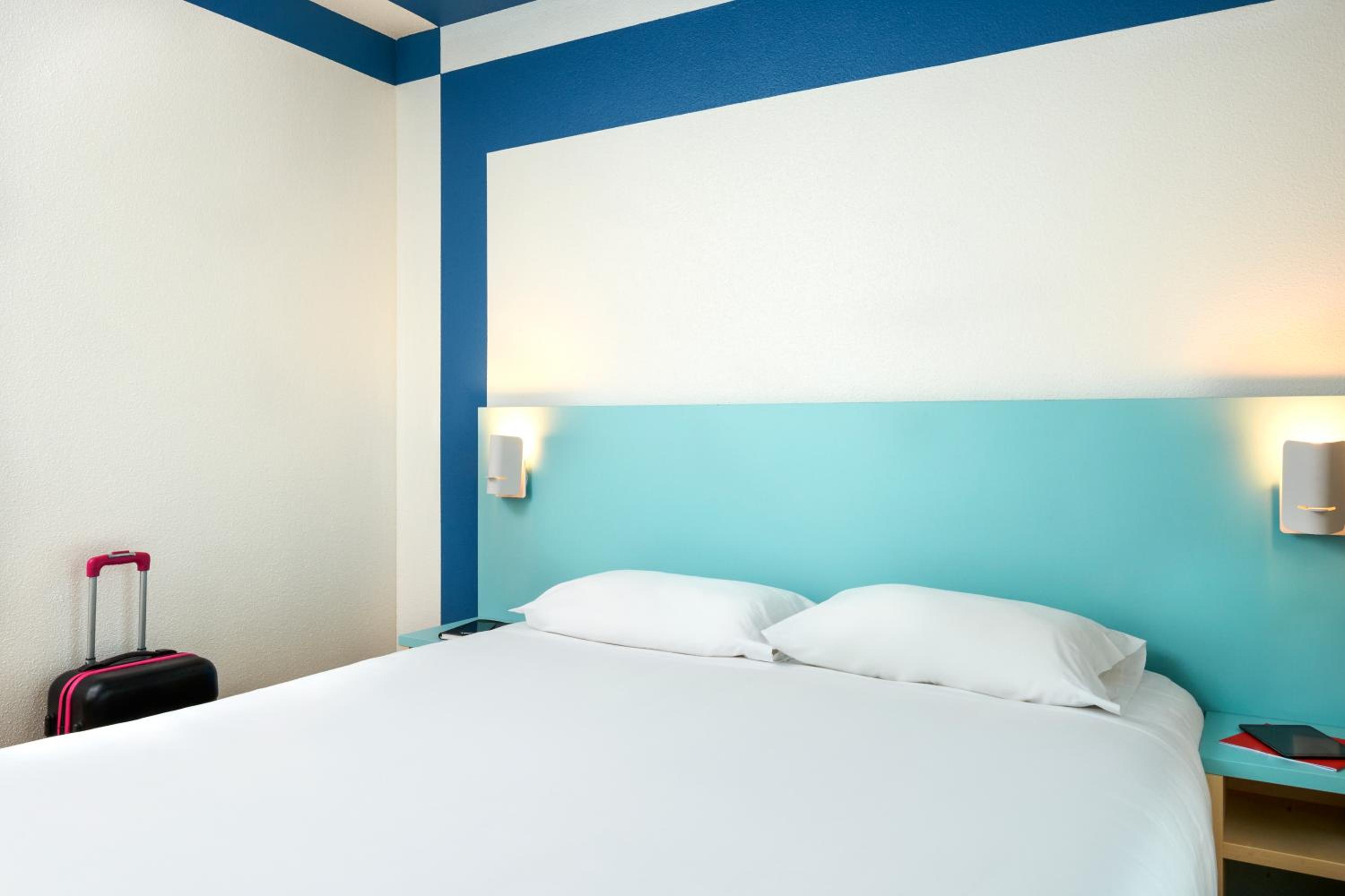 One-Bedroom Apartment - Photo 7