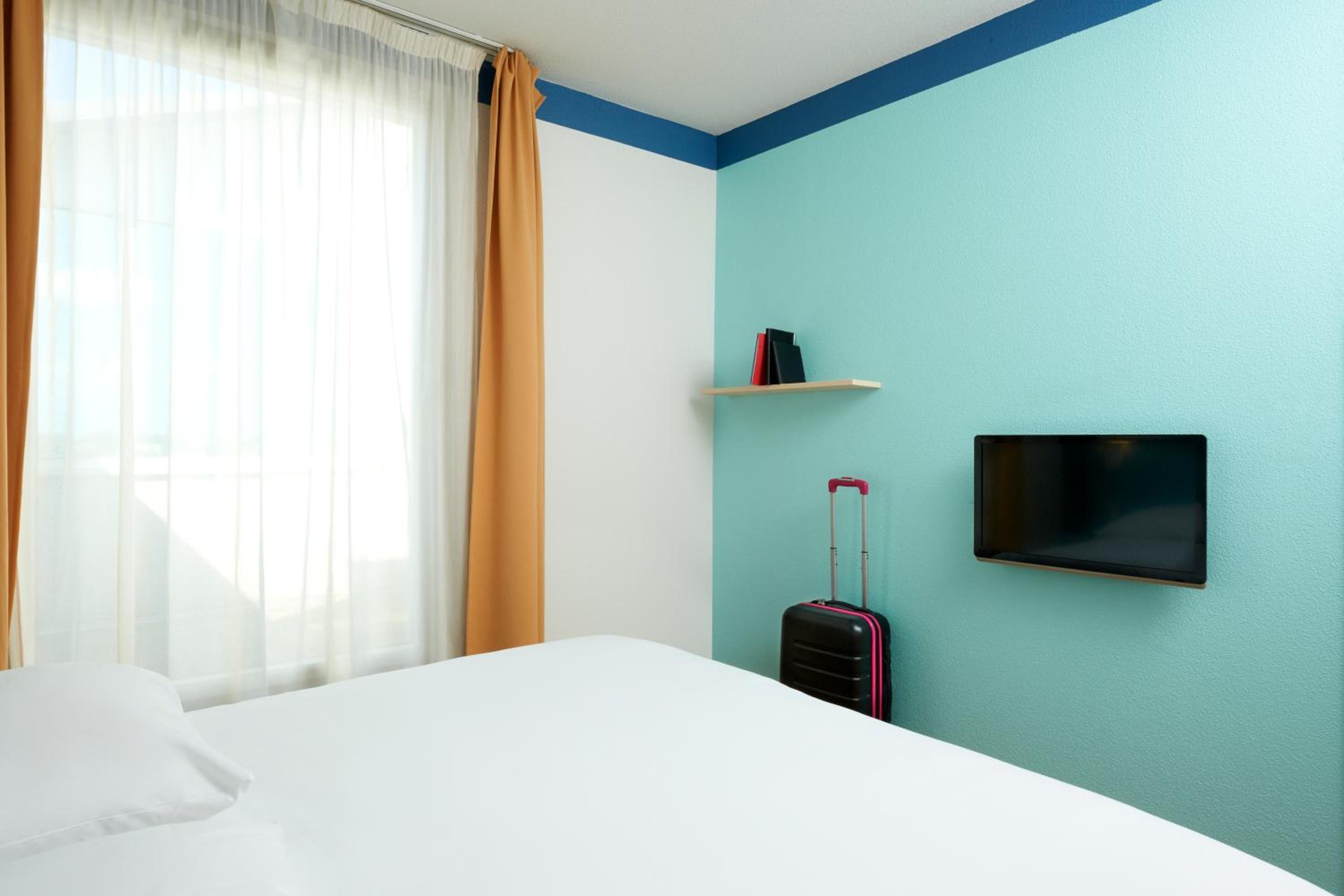 One-Bedroom Apartment - Photo 4