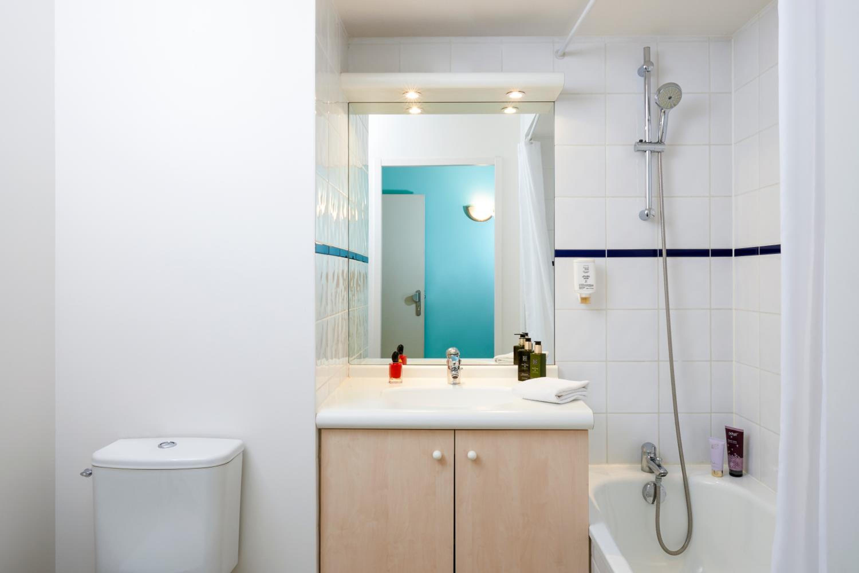 One-Bedroom Apartment - Photo 8