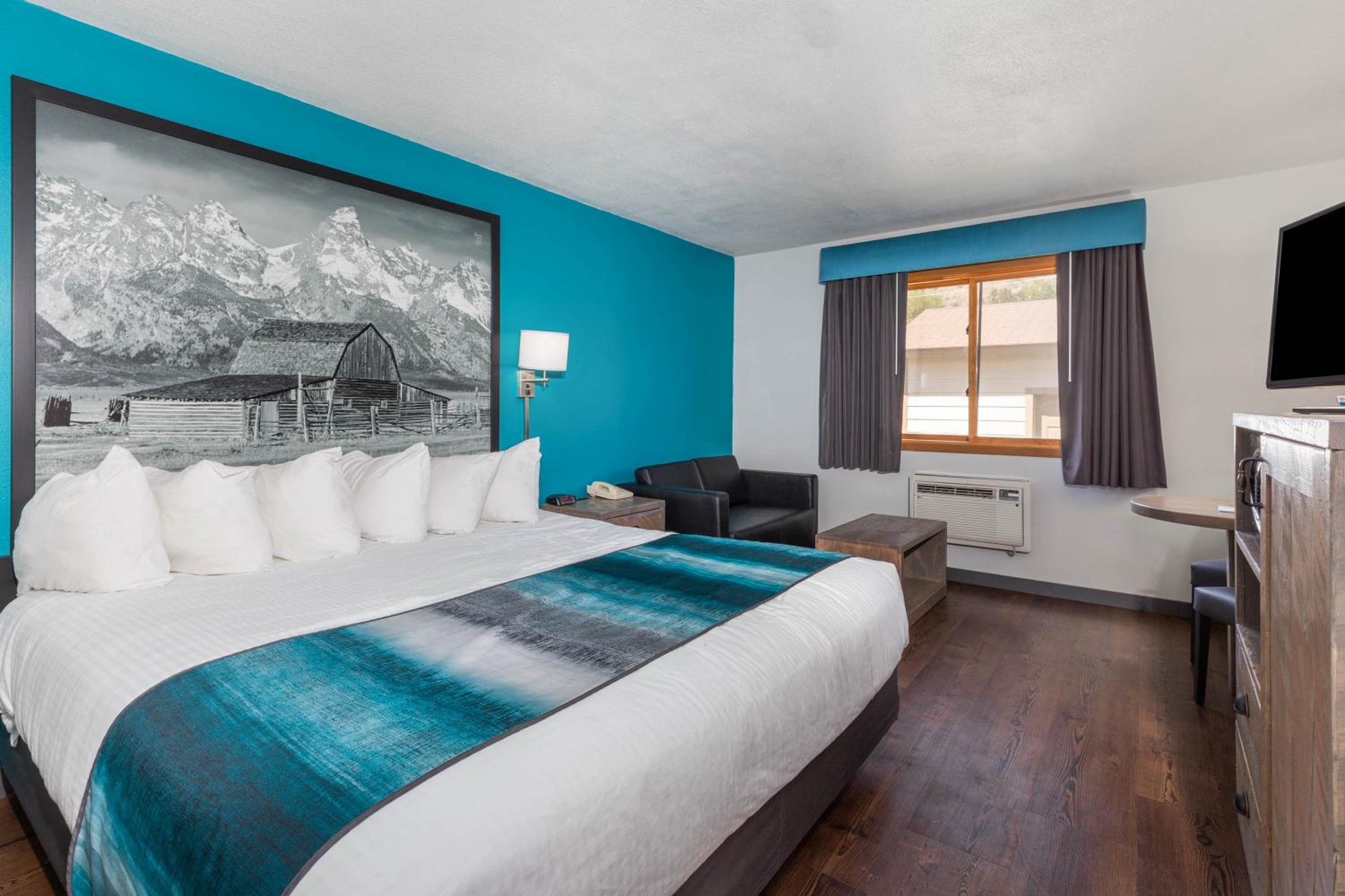 King Room - Non-Smoking - Photo 4