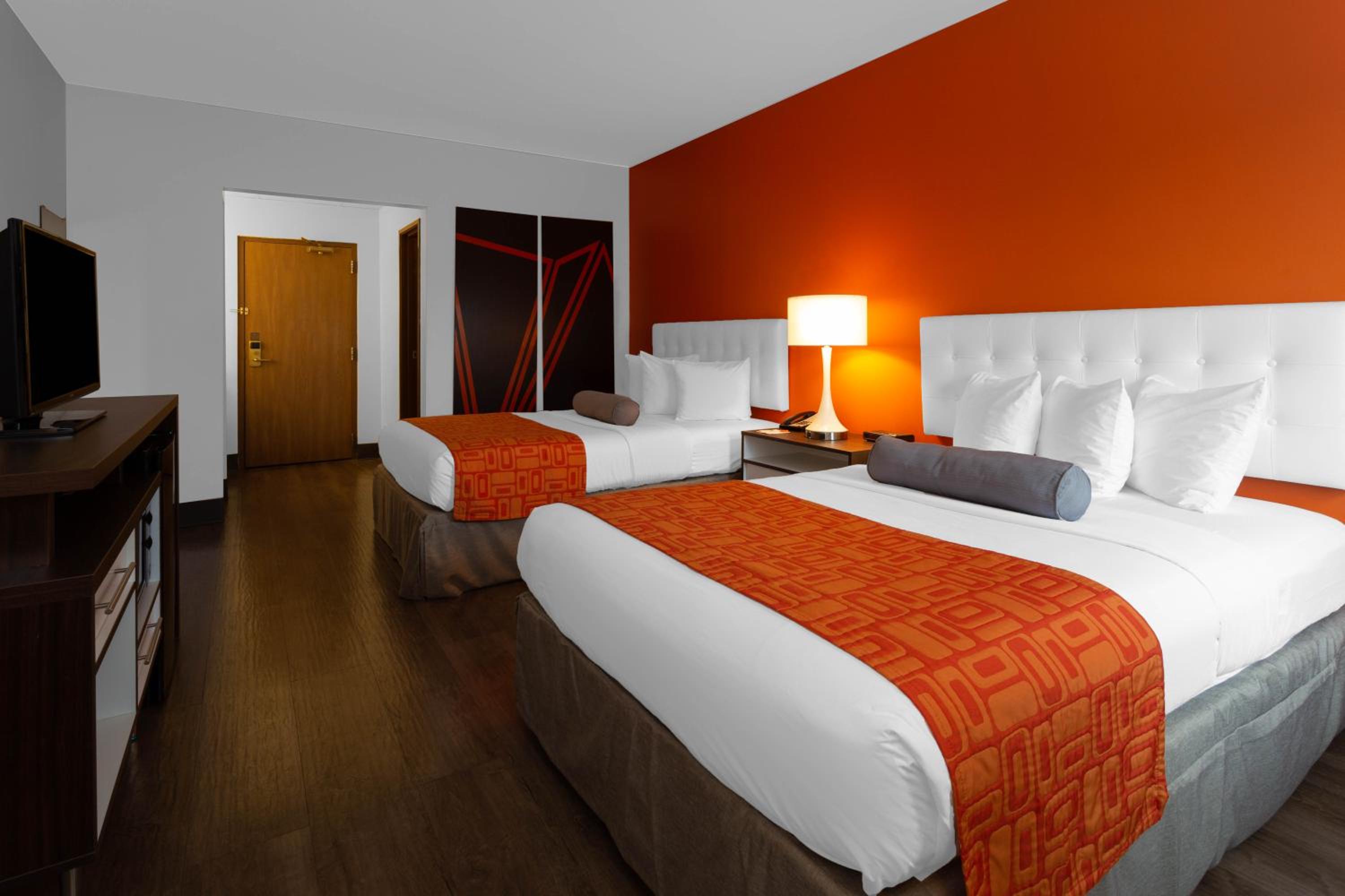Double Room with Two Double Beds - Non-Smoking - Photo 2