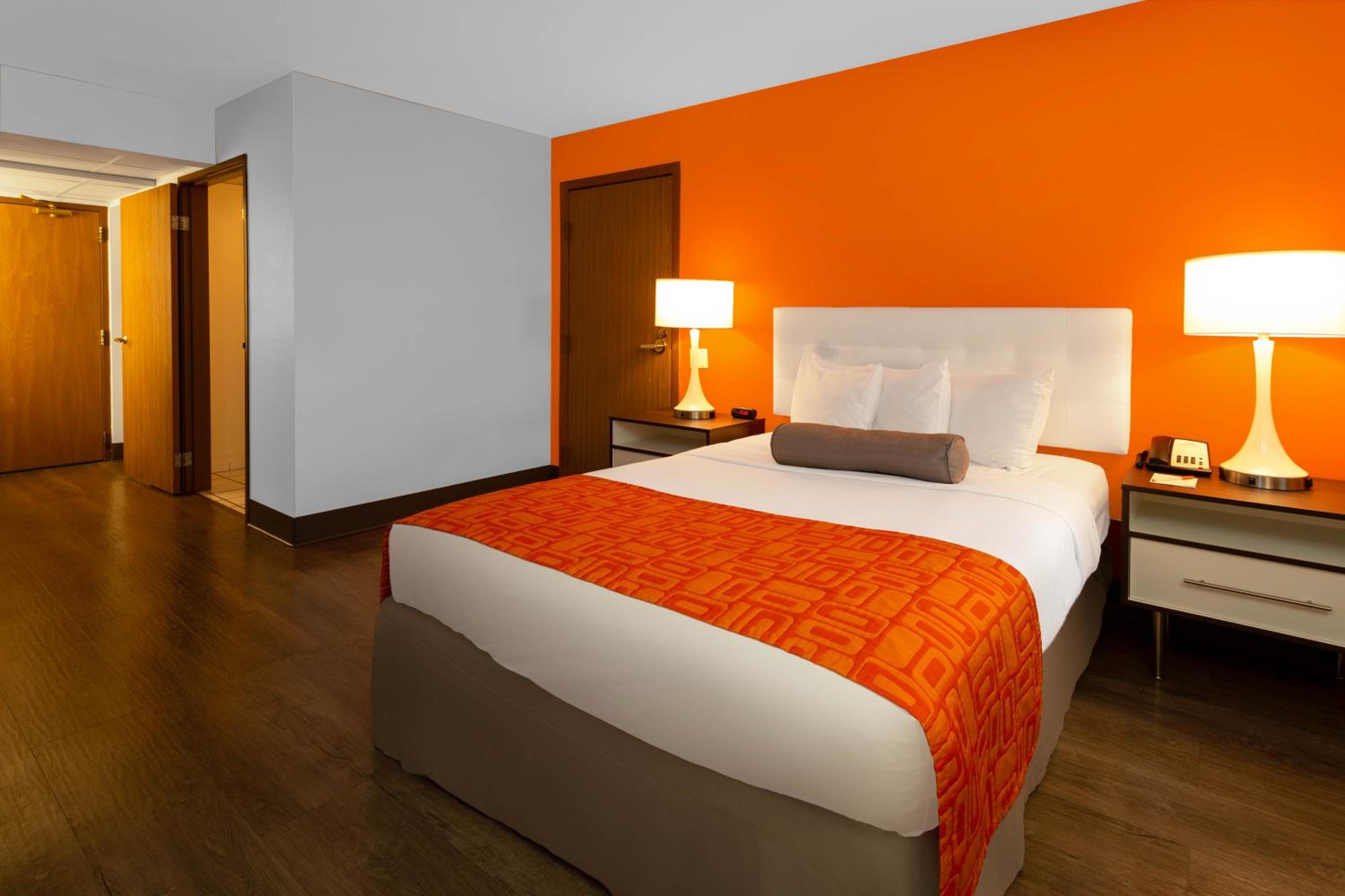 Double Room - Disability Access/Non-Smoking - Photo 2