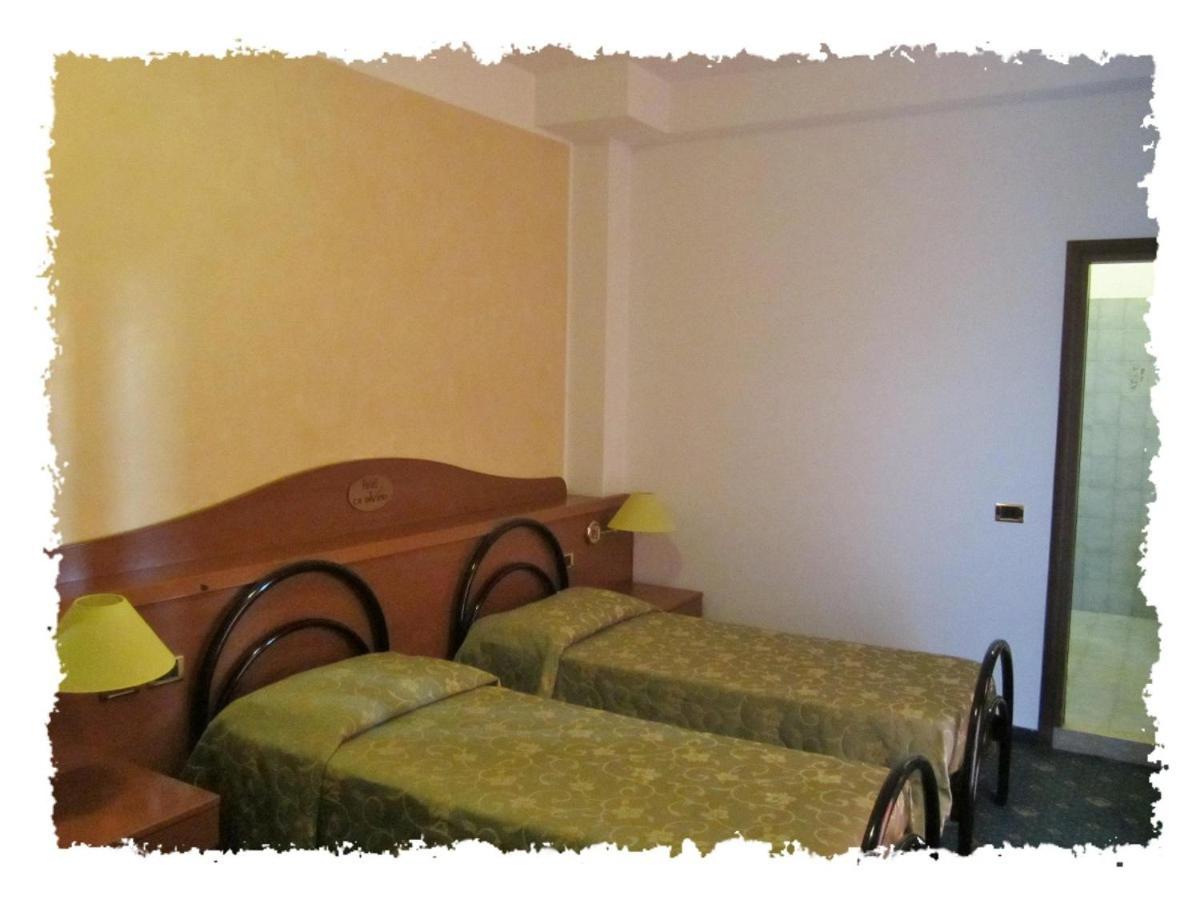 Double or Twin Room - Photo 2