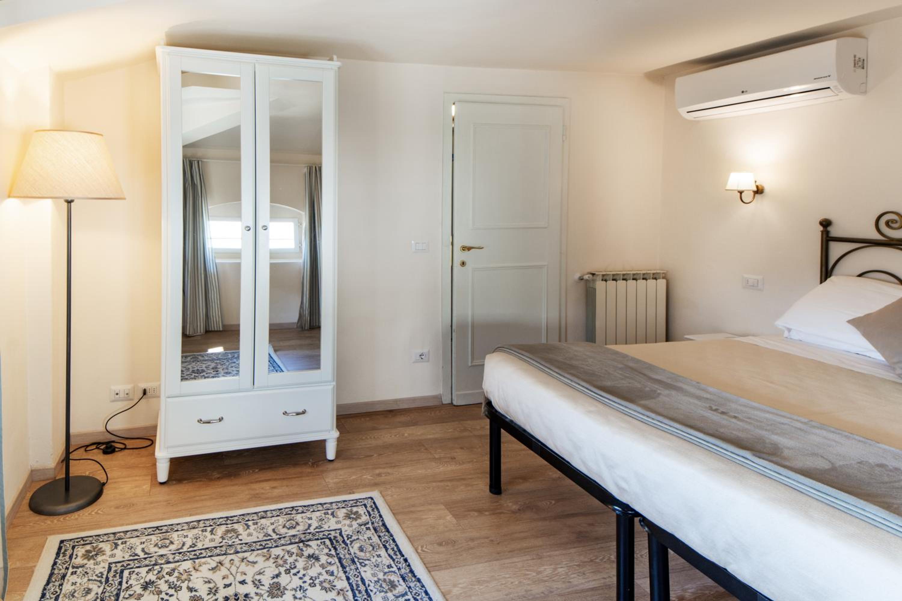 One Bedroom Apartment with Terrace photo 2