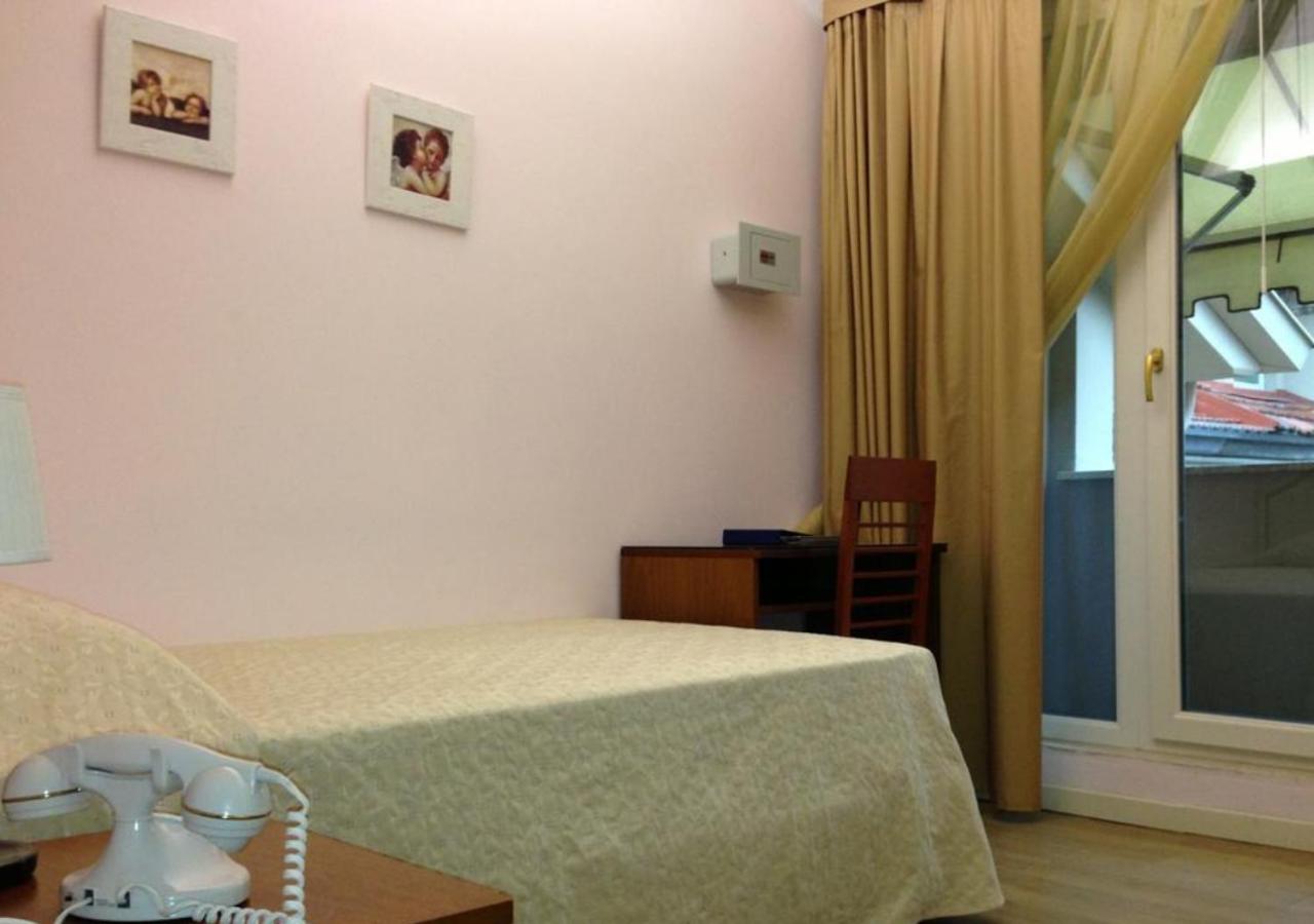 Single Room photo 3