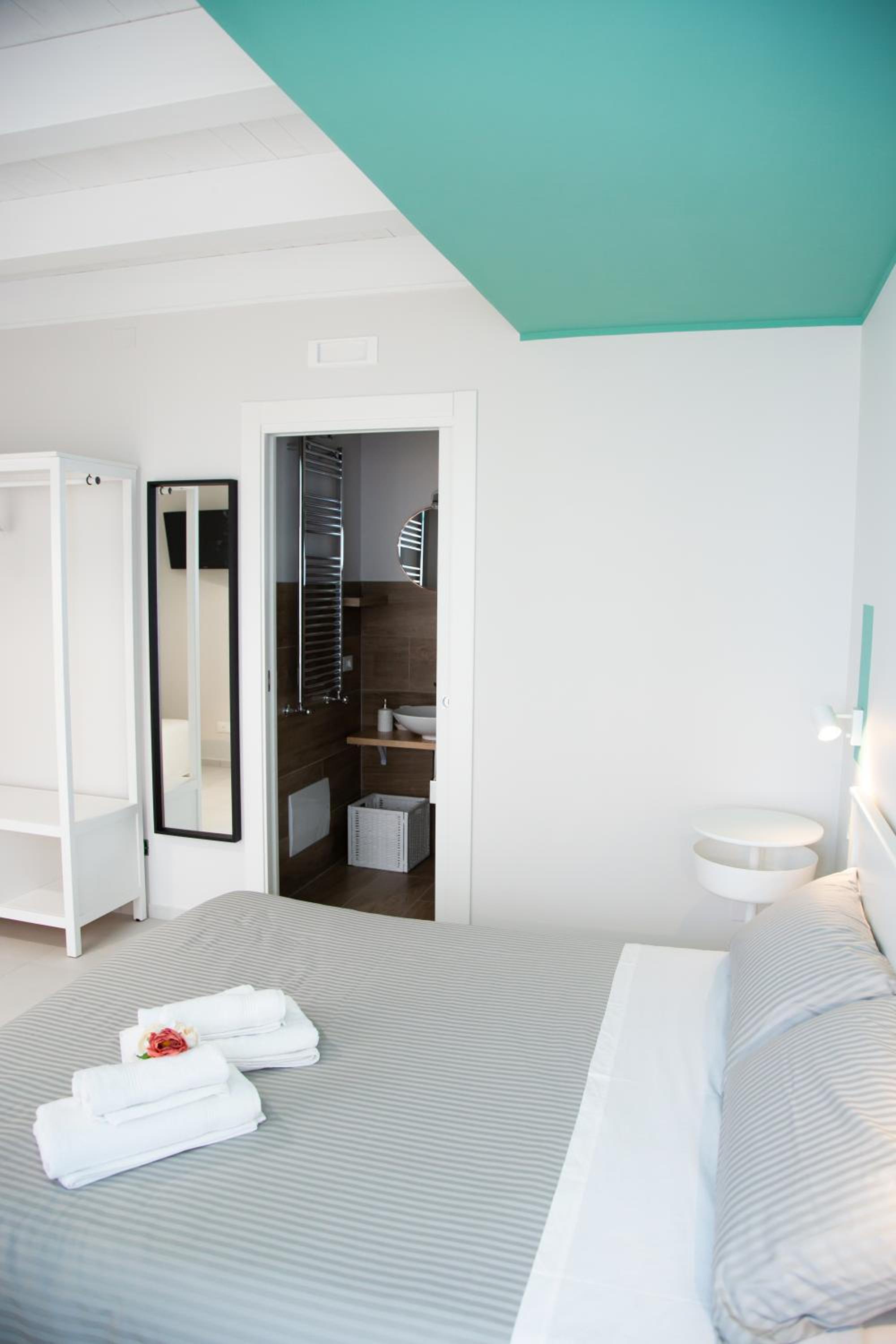 Double Room with Extra Bed - Photo 3