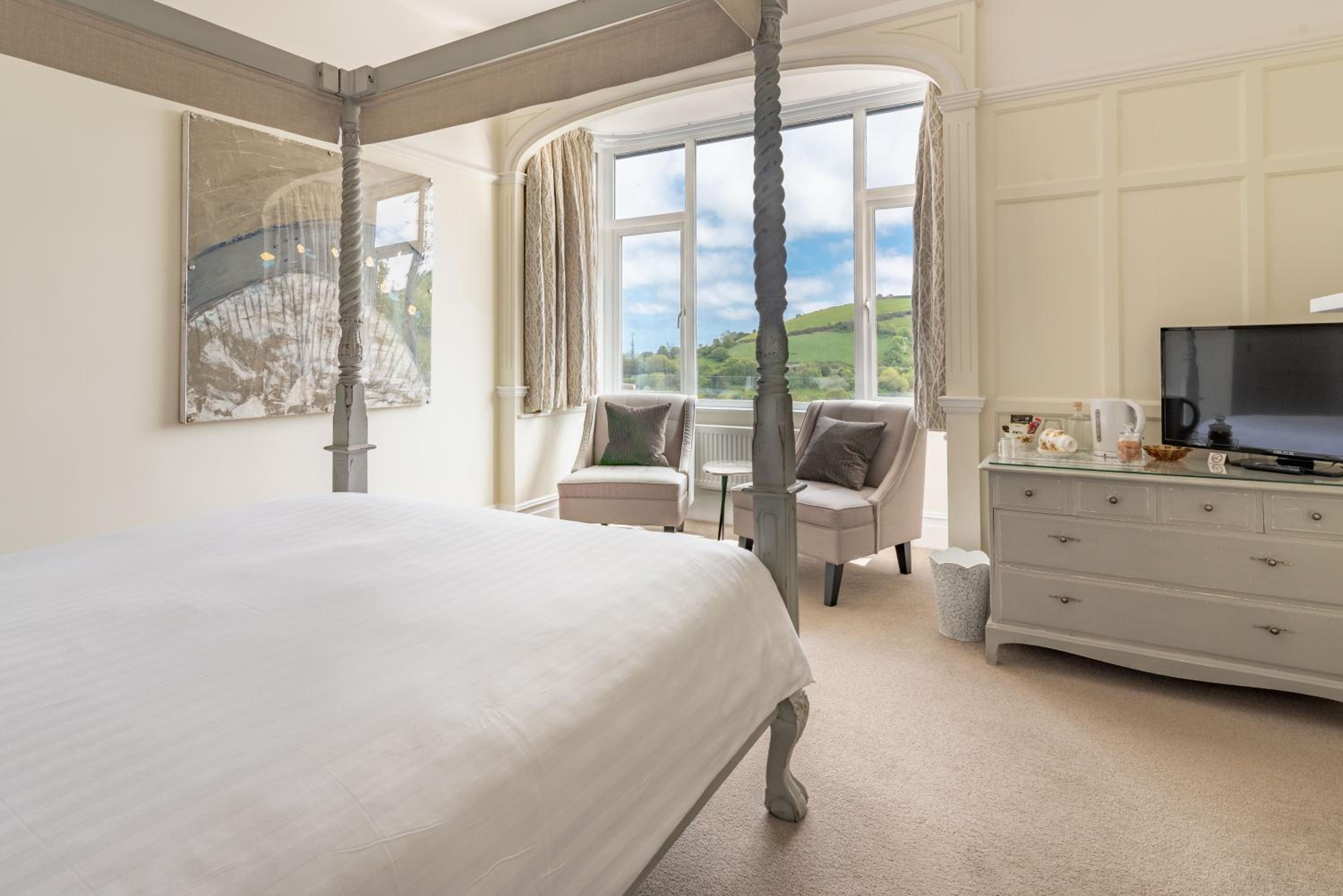 Deluxe King Room photo 2