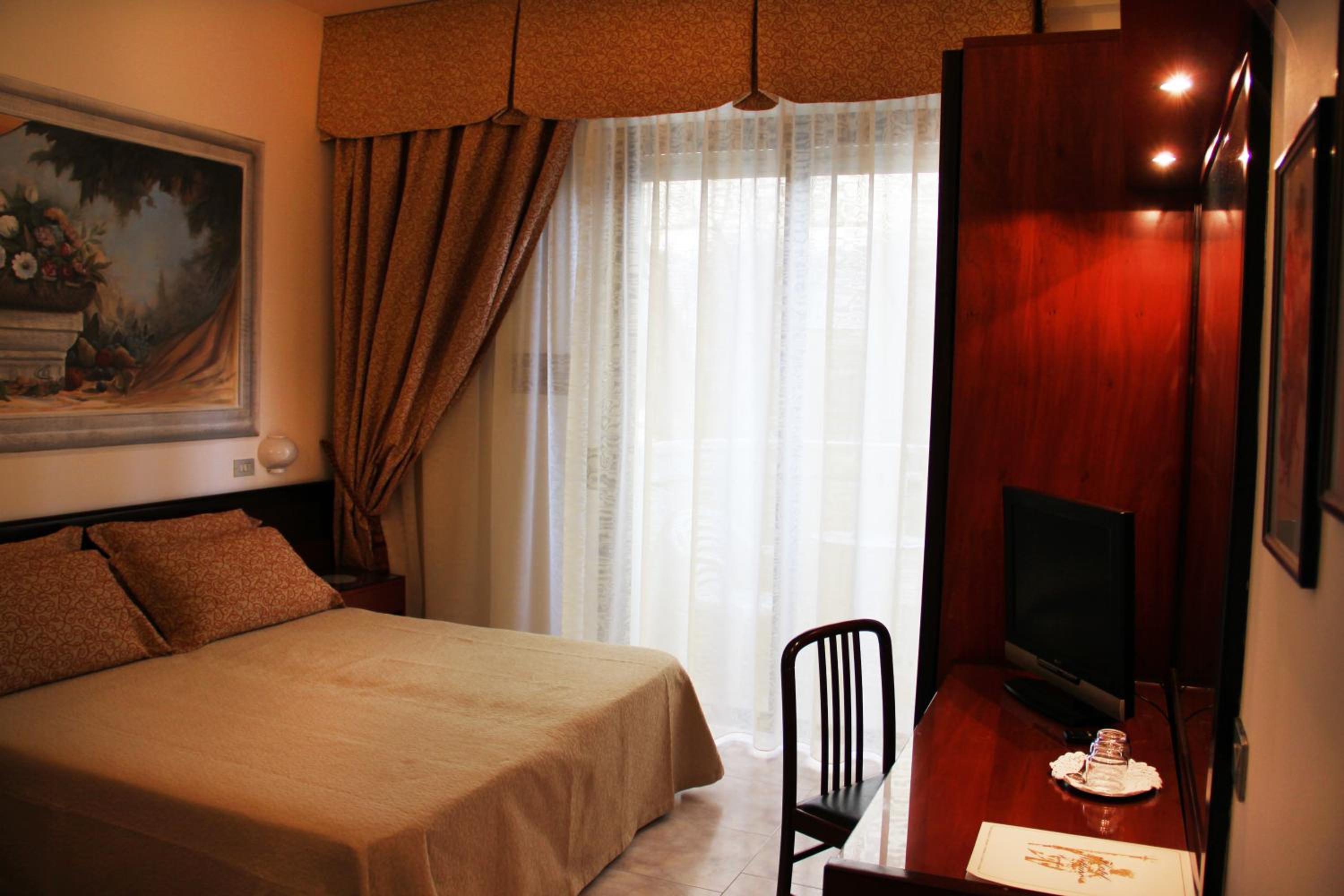 Double Room - Photo 2