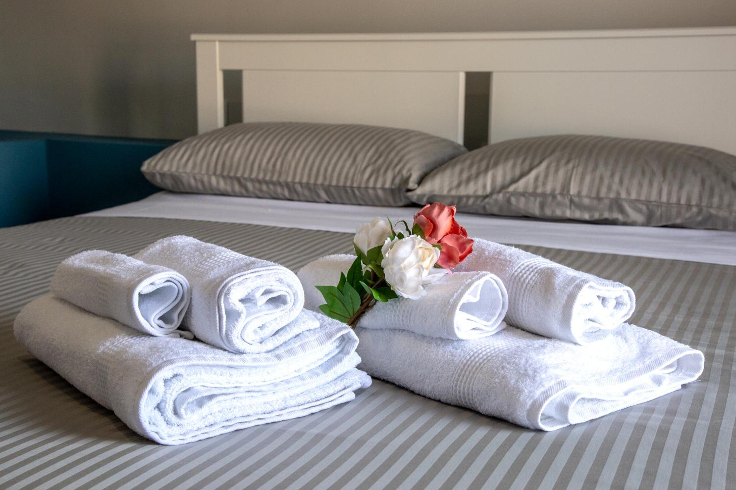 Deluxe Double Room with Balcony and Sea View - Photo 7