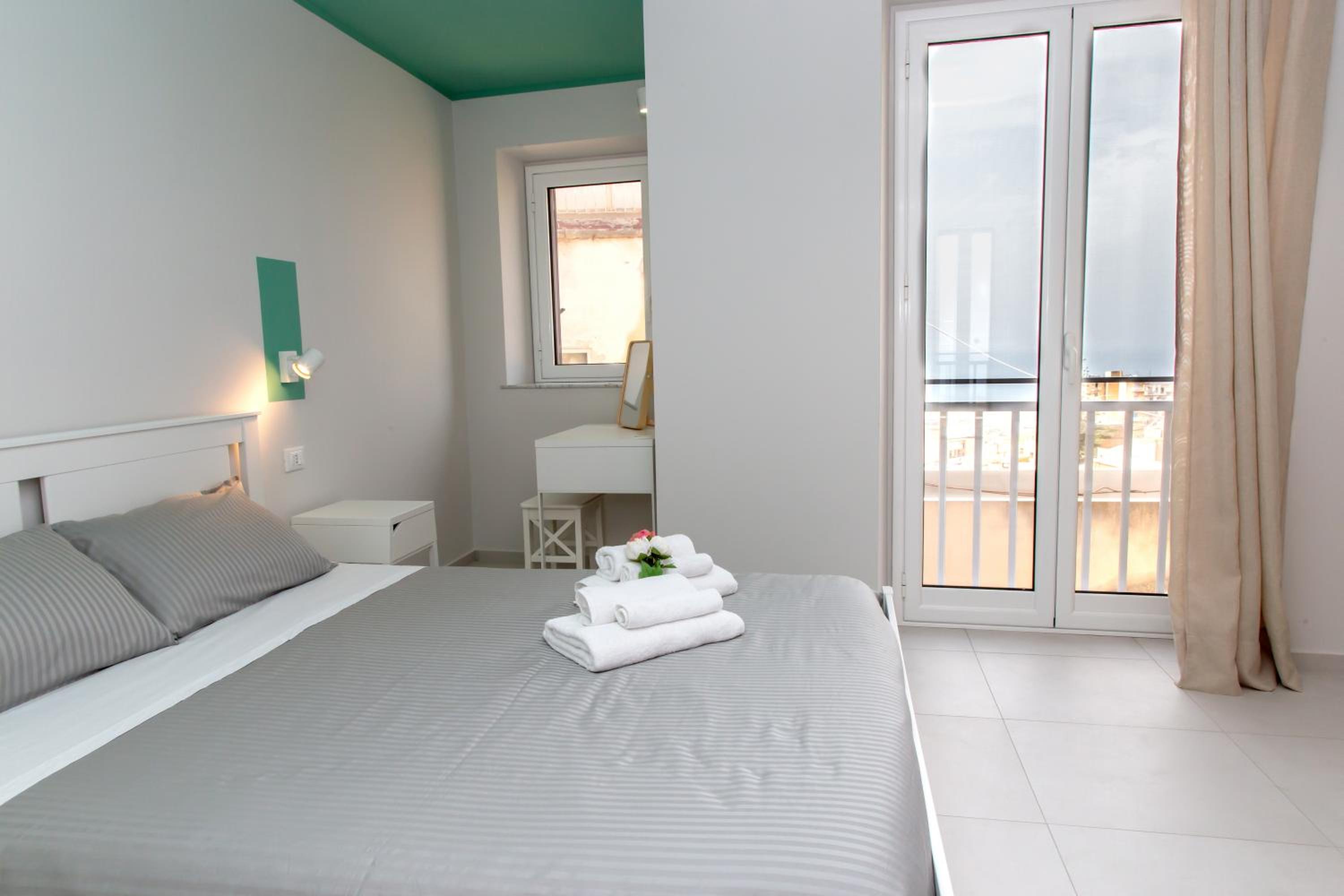Double Room with Extra Bed - Photo 14