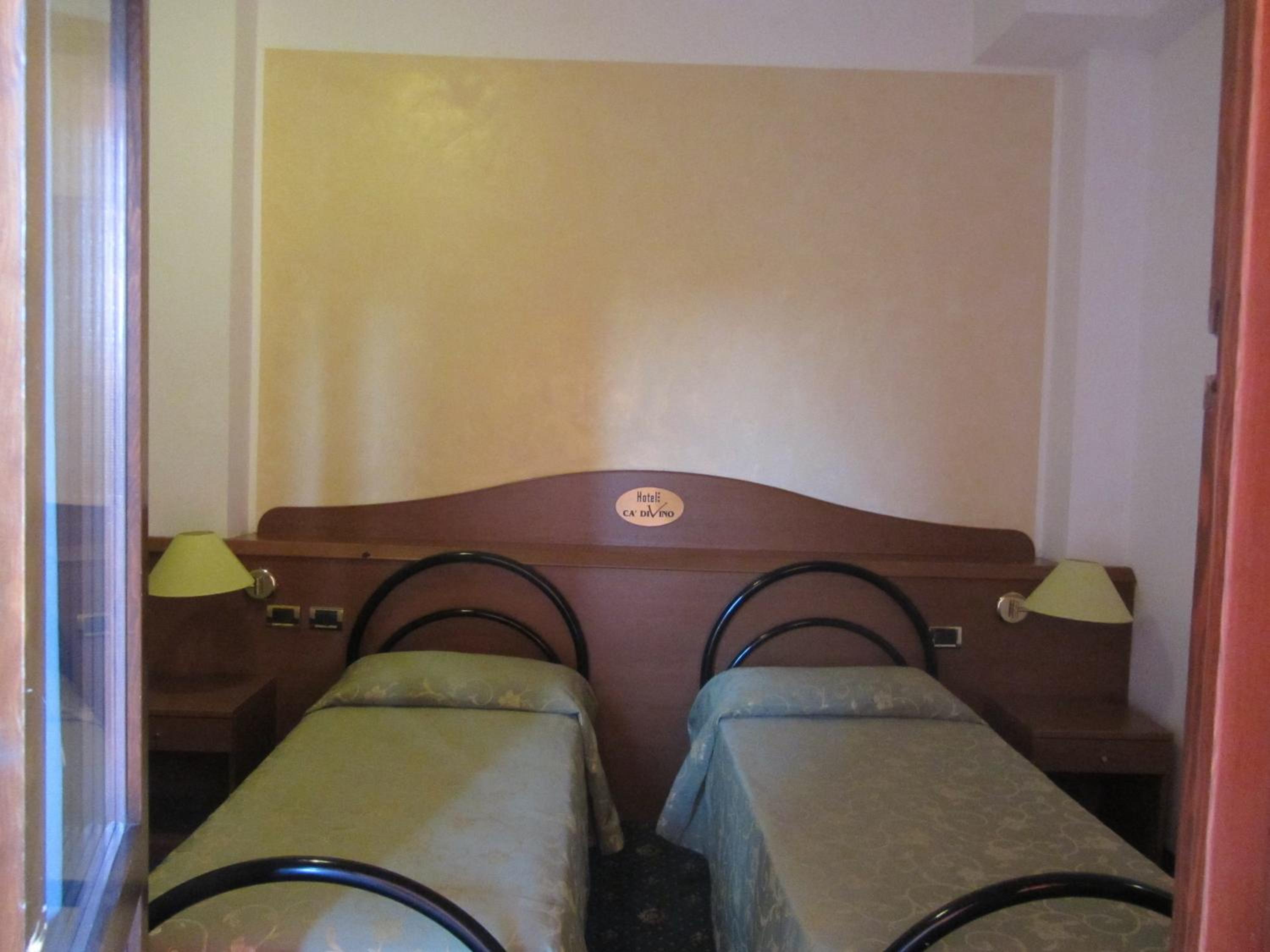 Double or Twin Room - Photo 7
