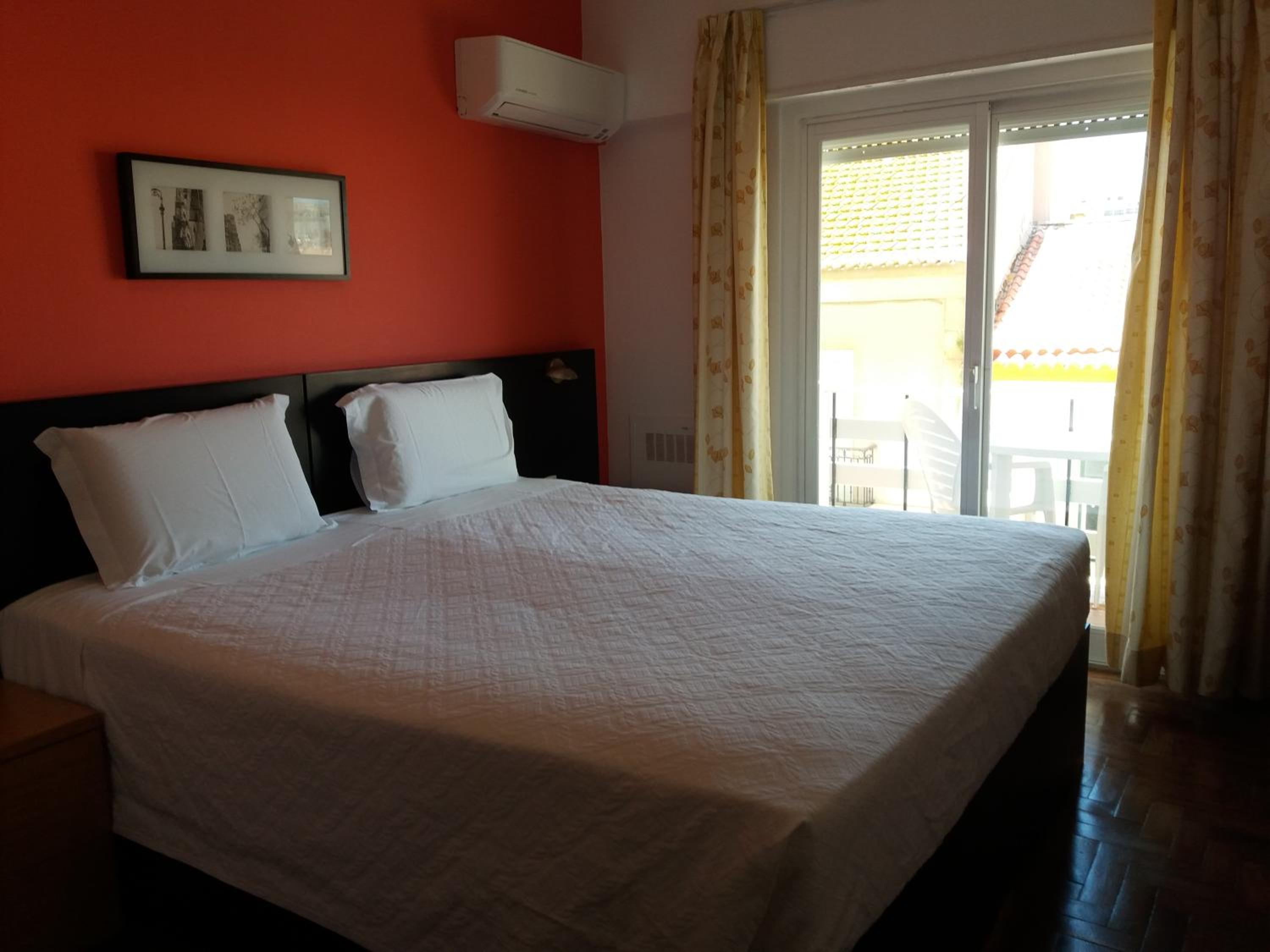 Double or Twin Room - Photo 4
