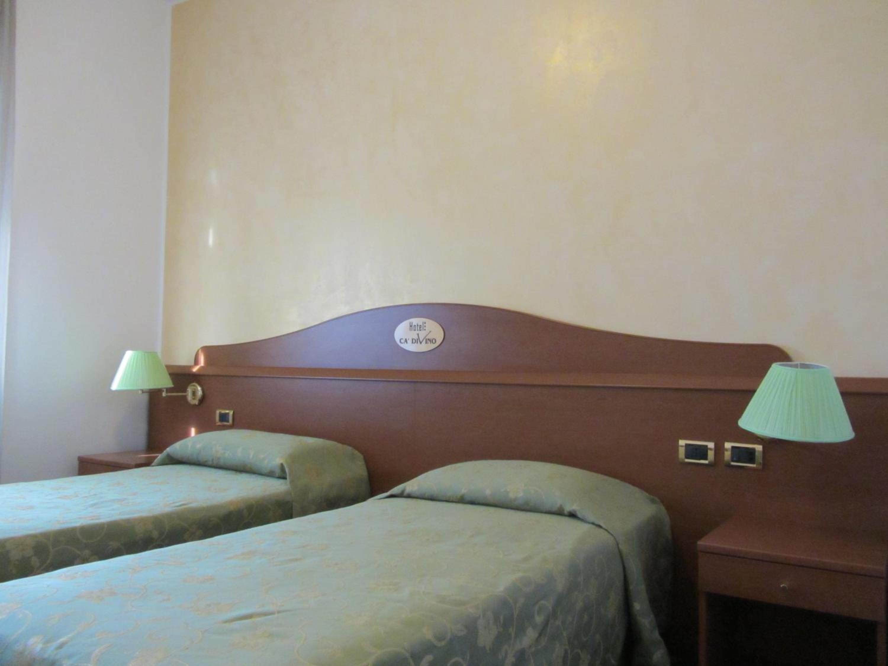 Double or Twin Room - Photo 8
