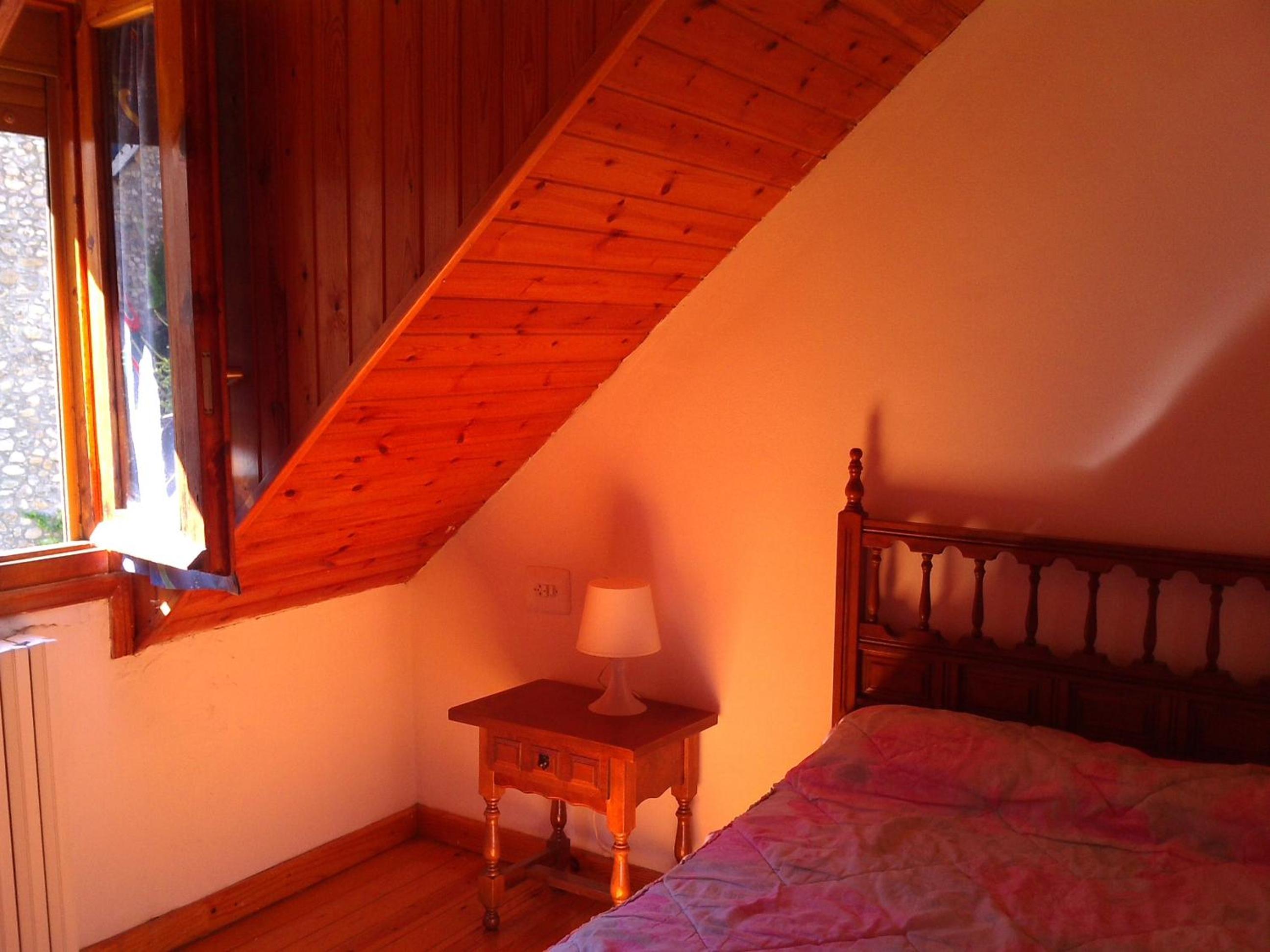 Twin Room with Shared Bathroom photo 3