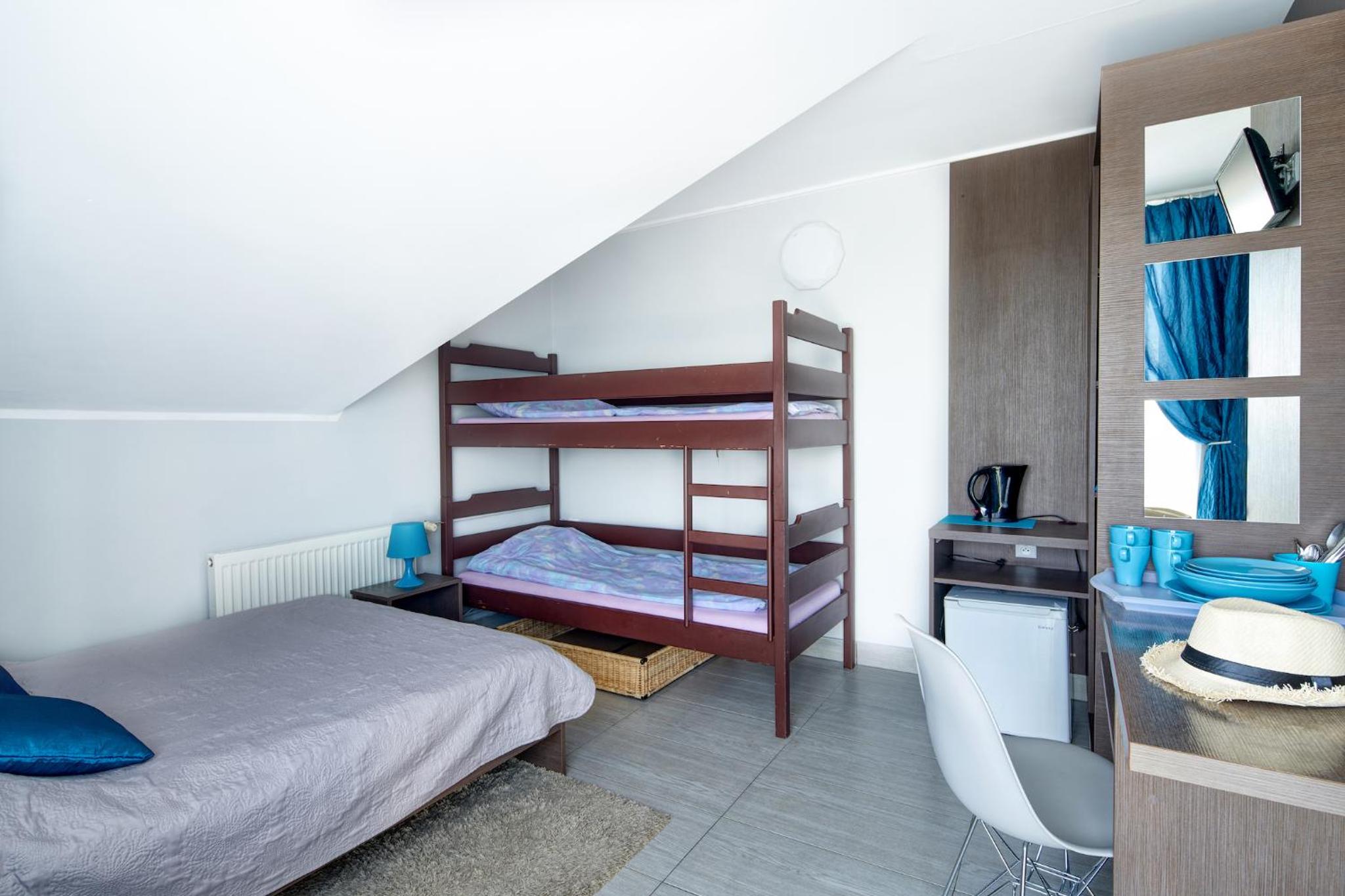 Economy Quadruple Room photo 3