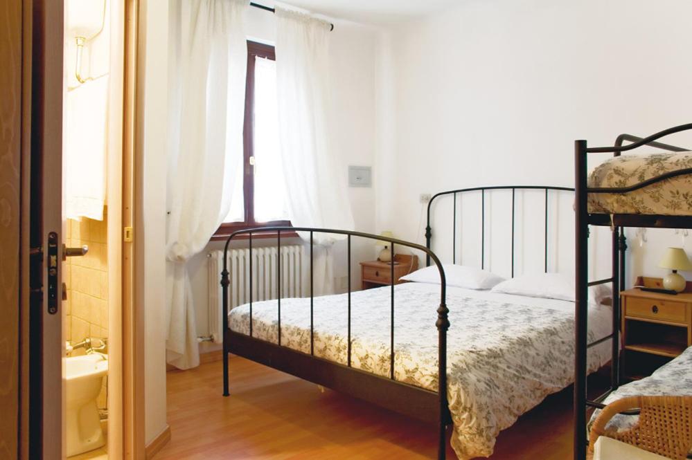 Double Room - Photo 2