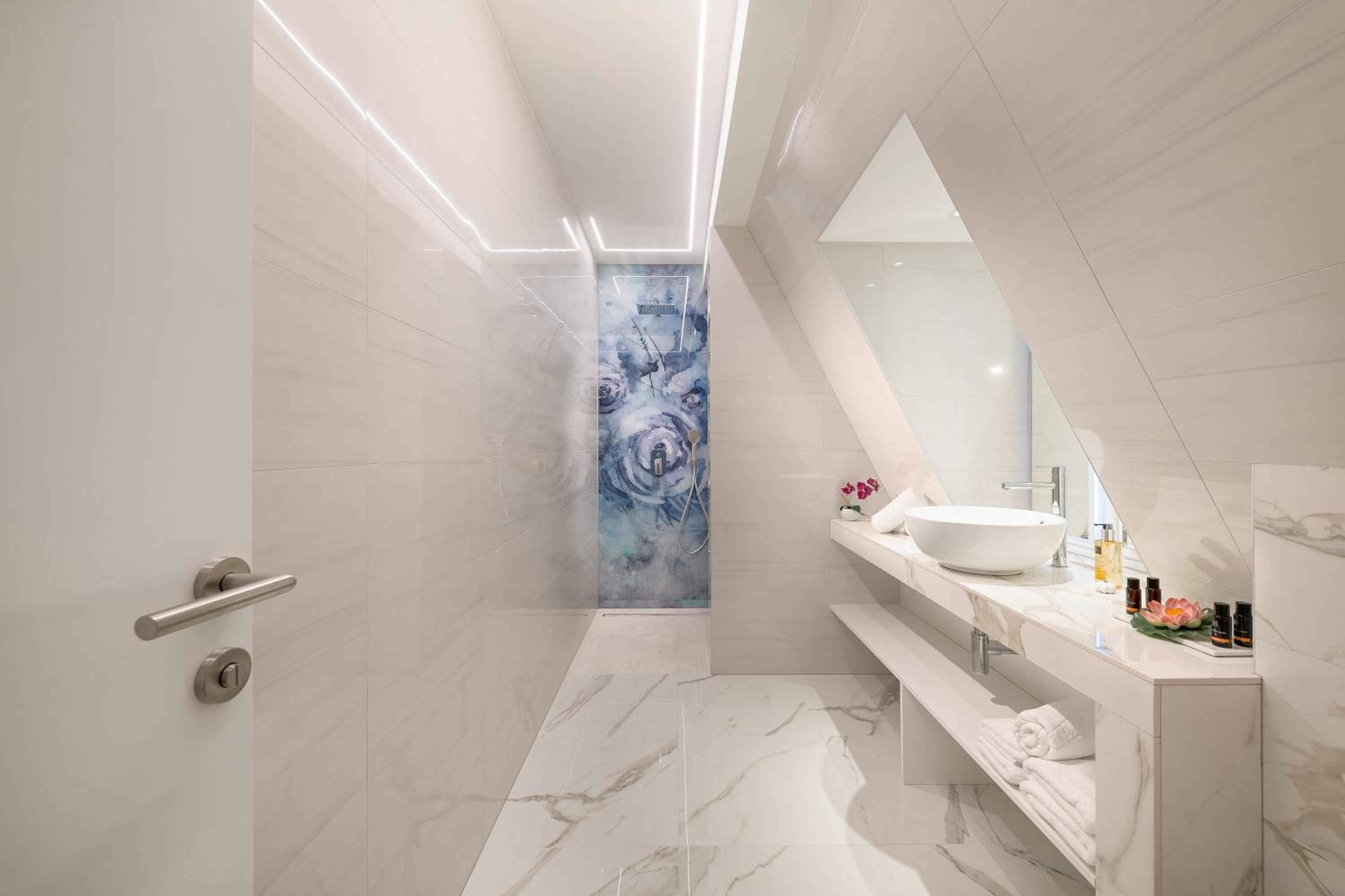 Deluxe Double or Twin Room - Photo 4
