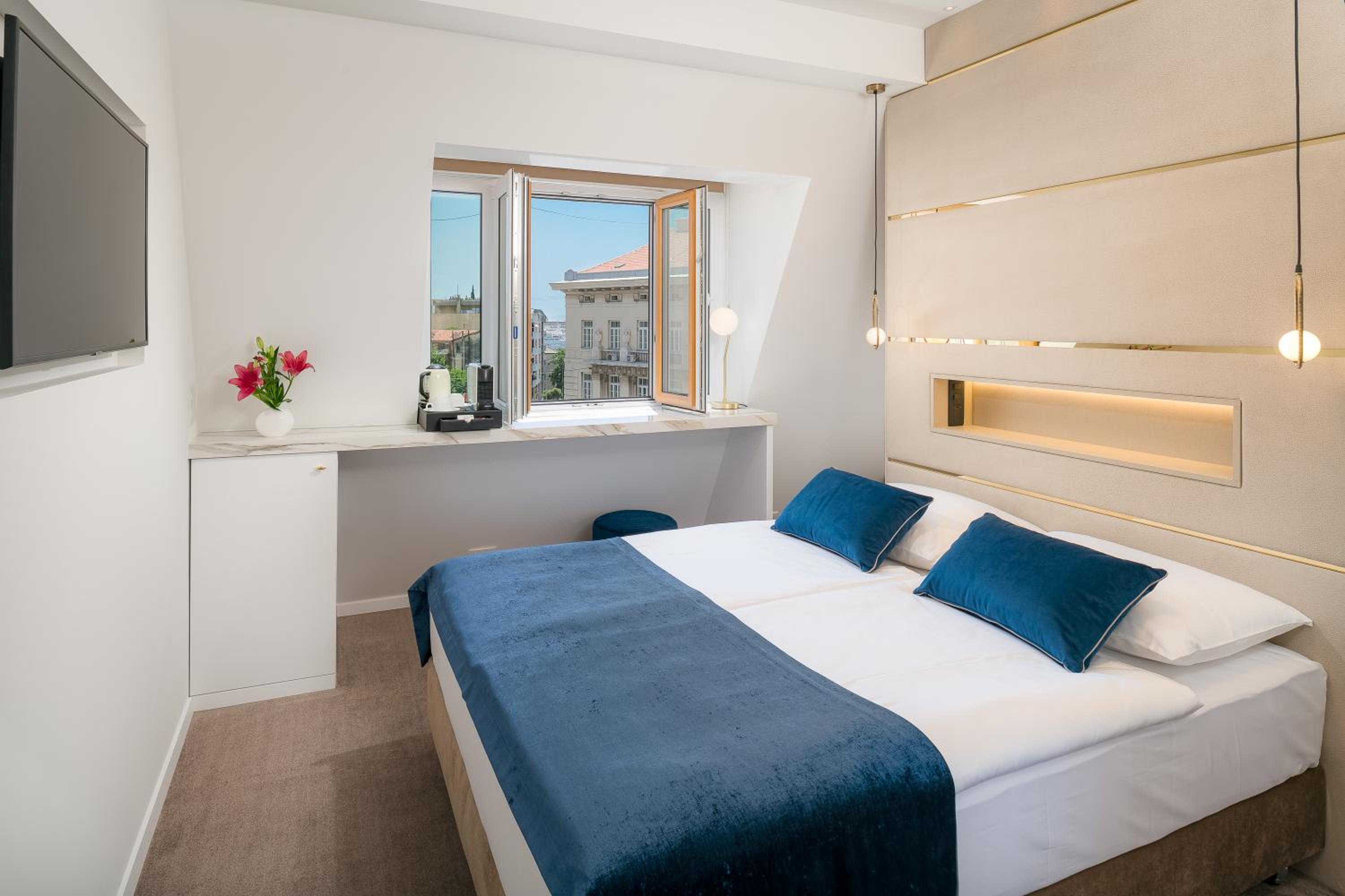 Superior Double Room - Photo 1