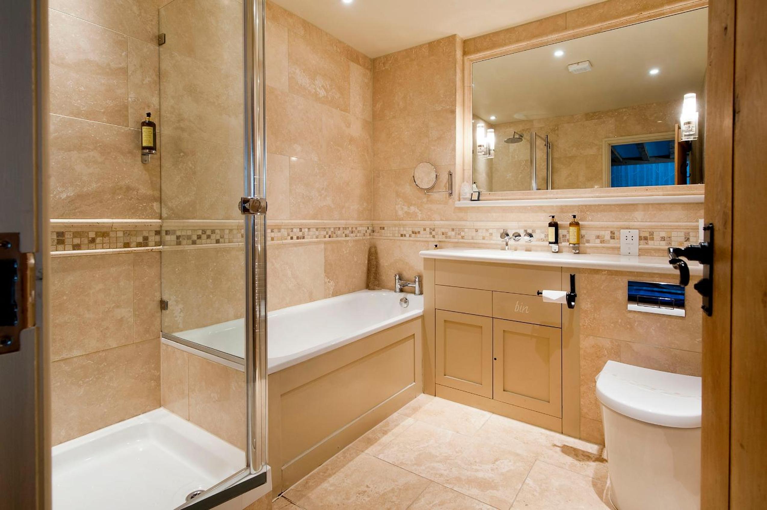 Standard Double Room - Photo 4