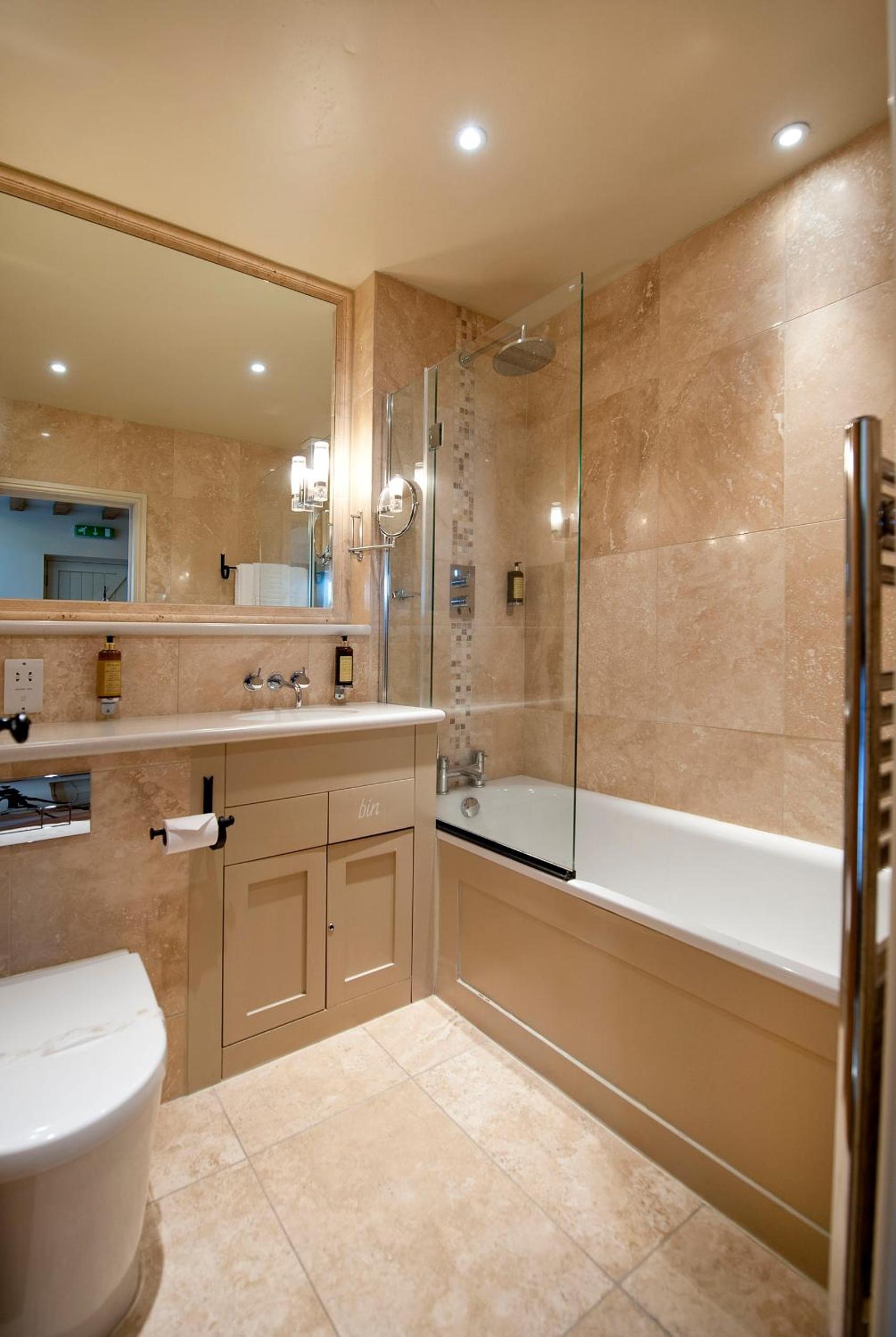 Standard Double Room - Photo 2
