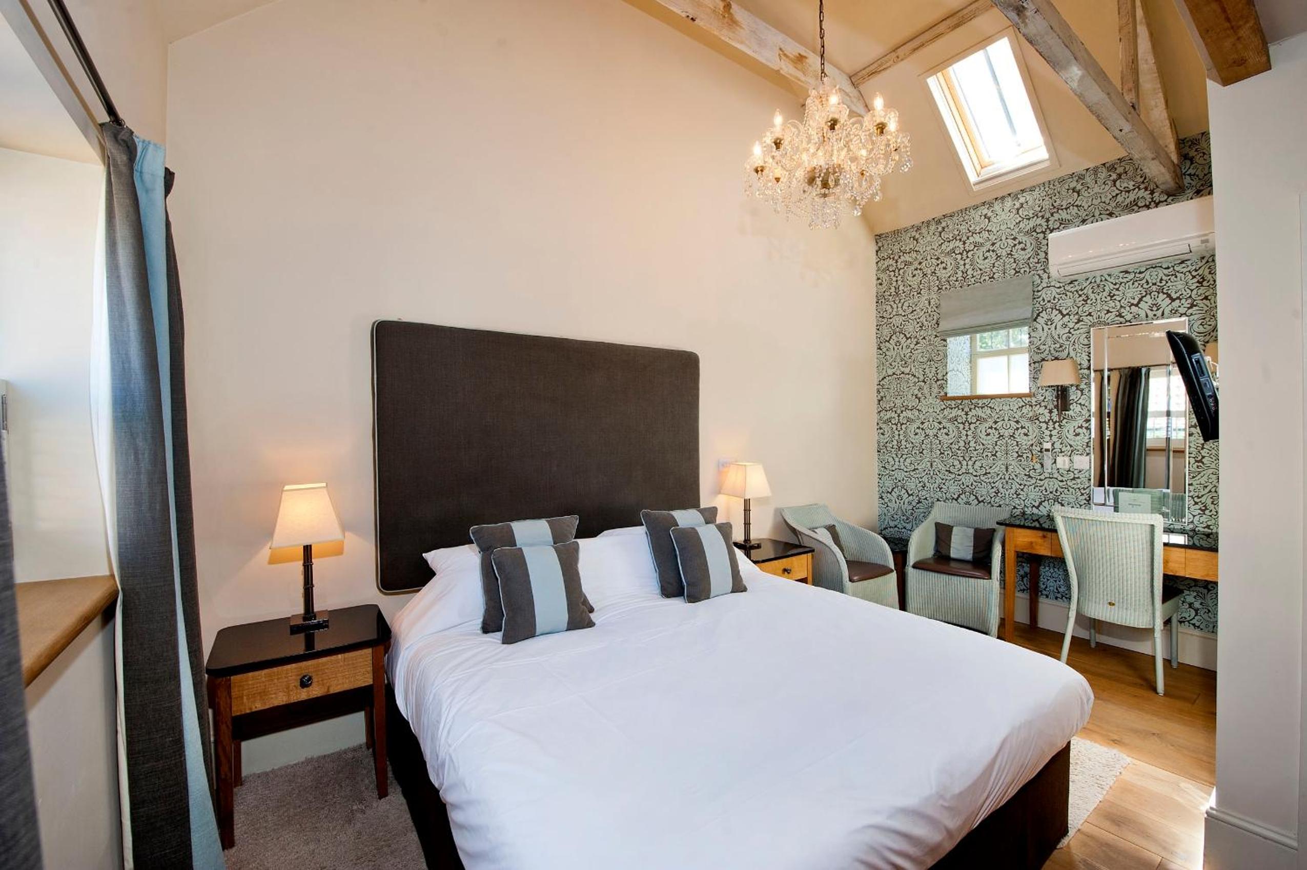 Standard Double Room - Photo 7