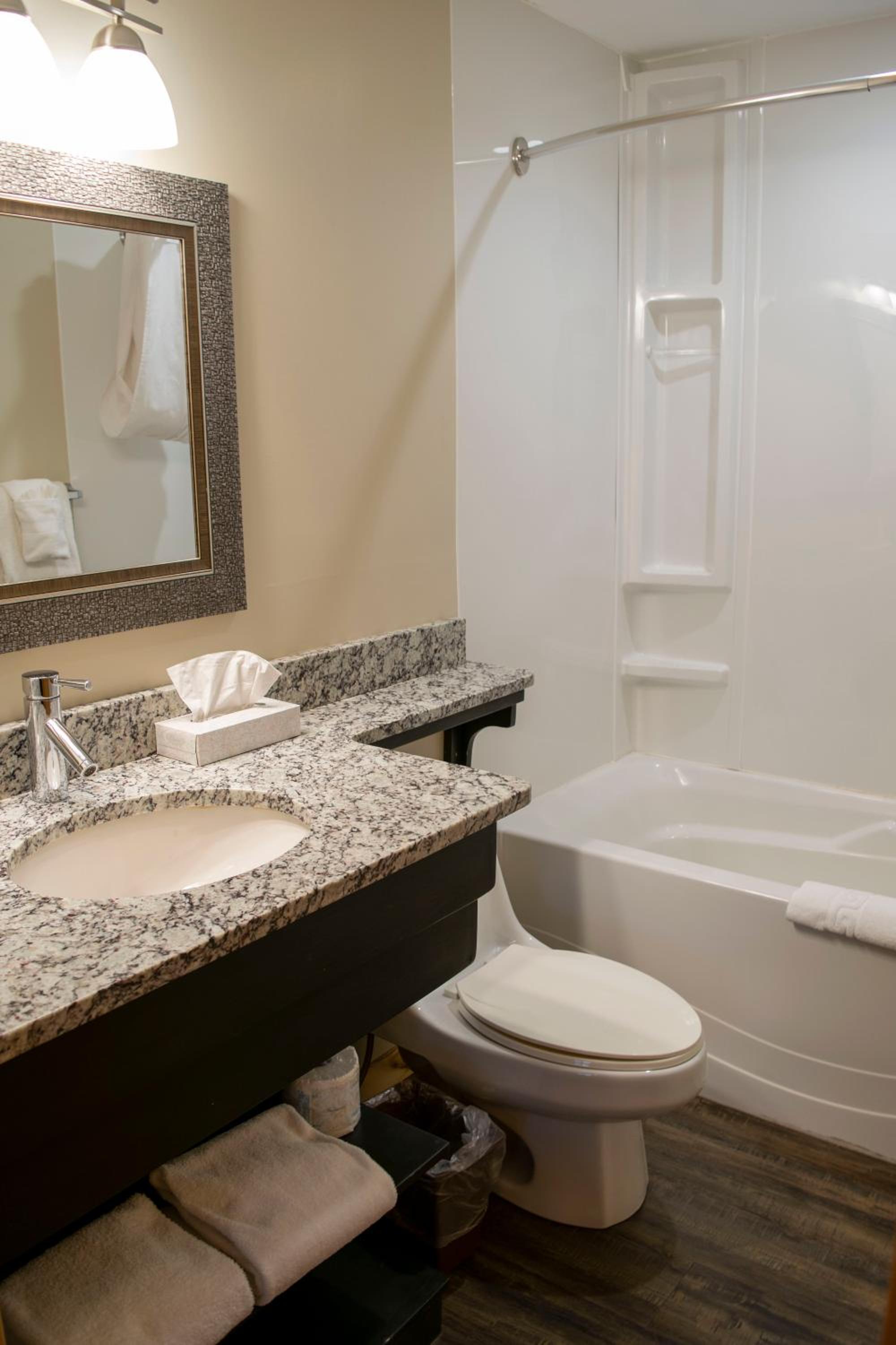 Deluxe Double Room - Photo 14