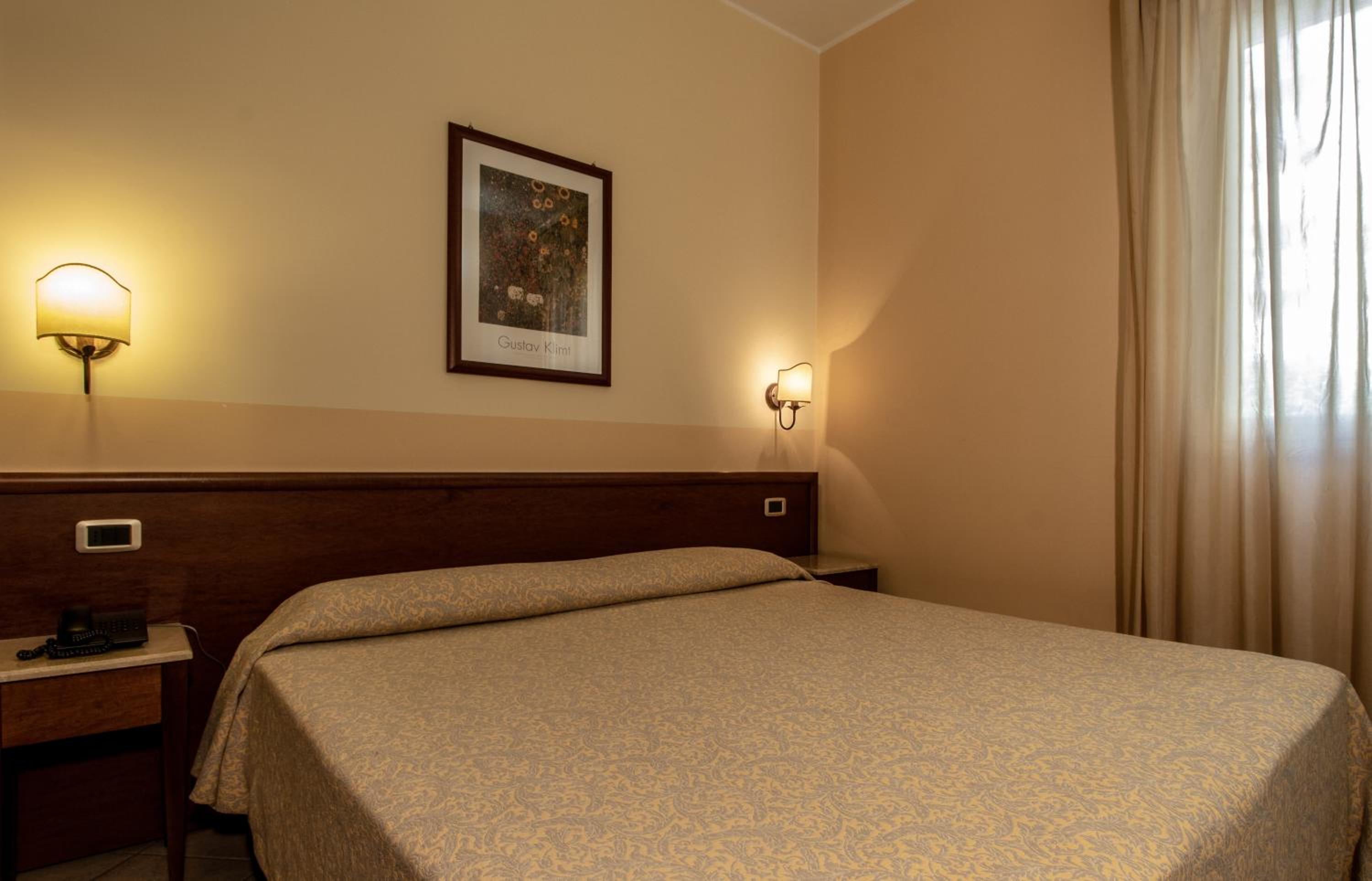 Double Room - Disability Access photo 1