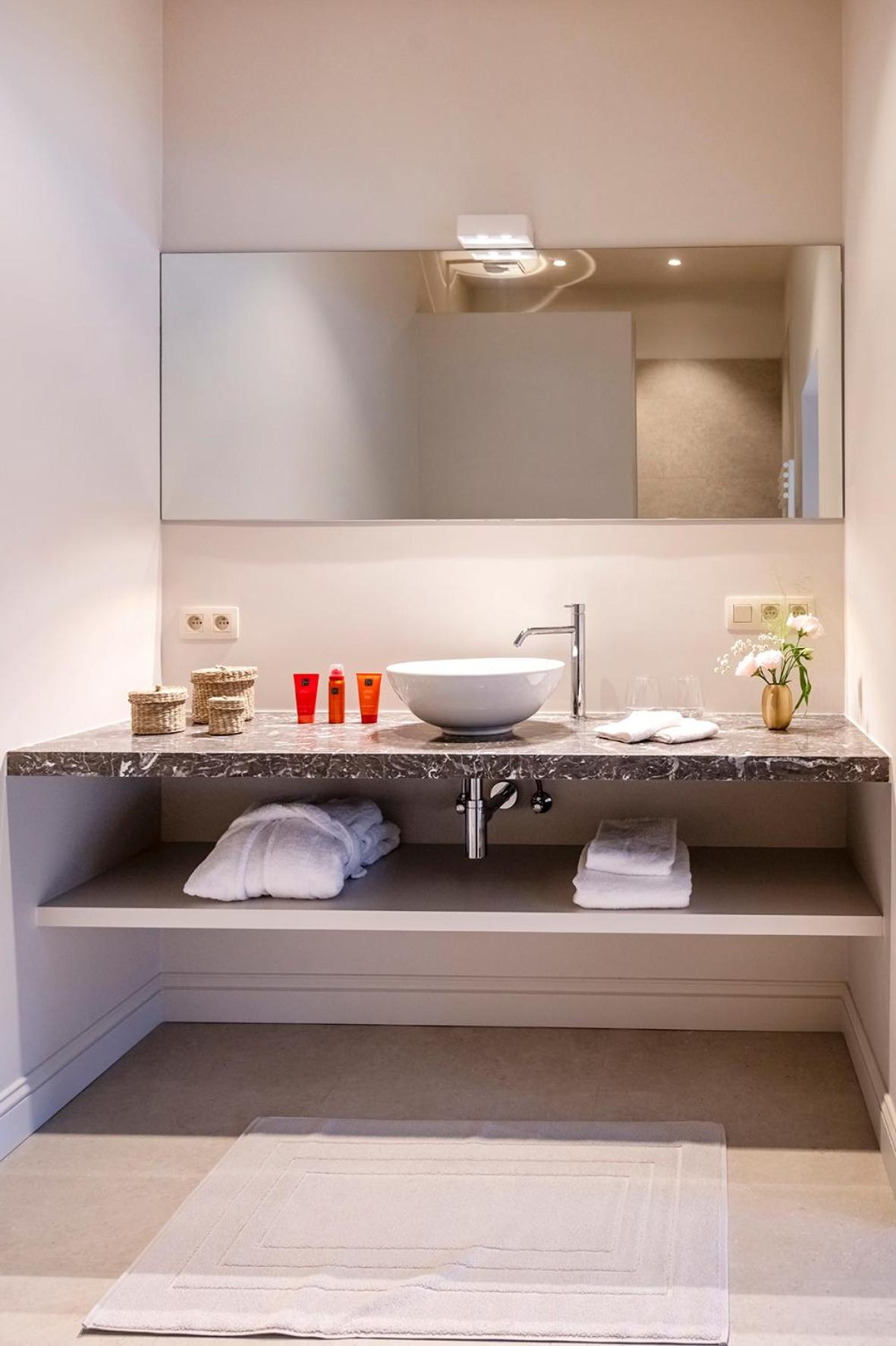 Deluxe Double Room with Shower photo 1