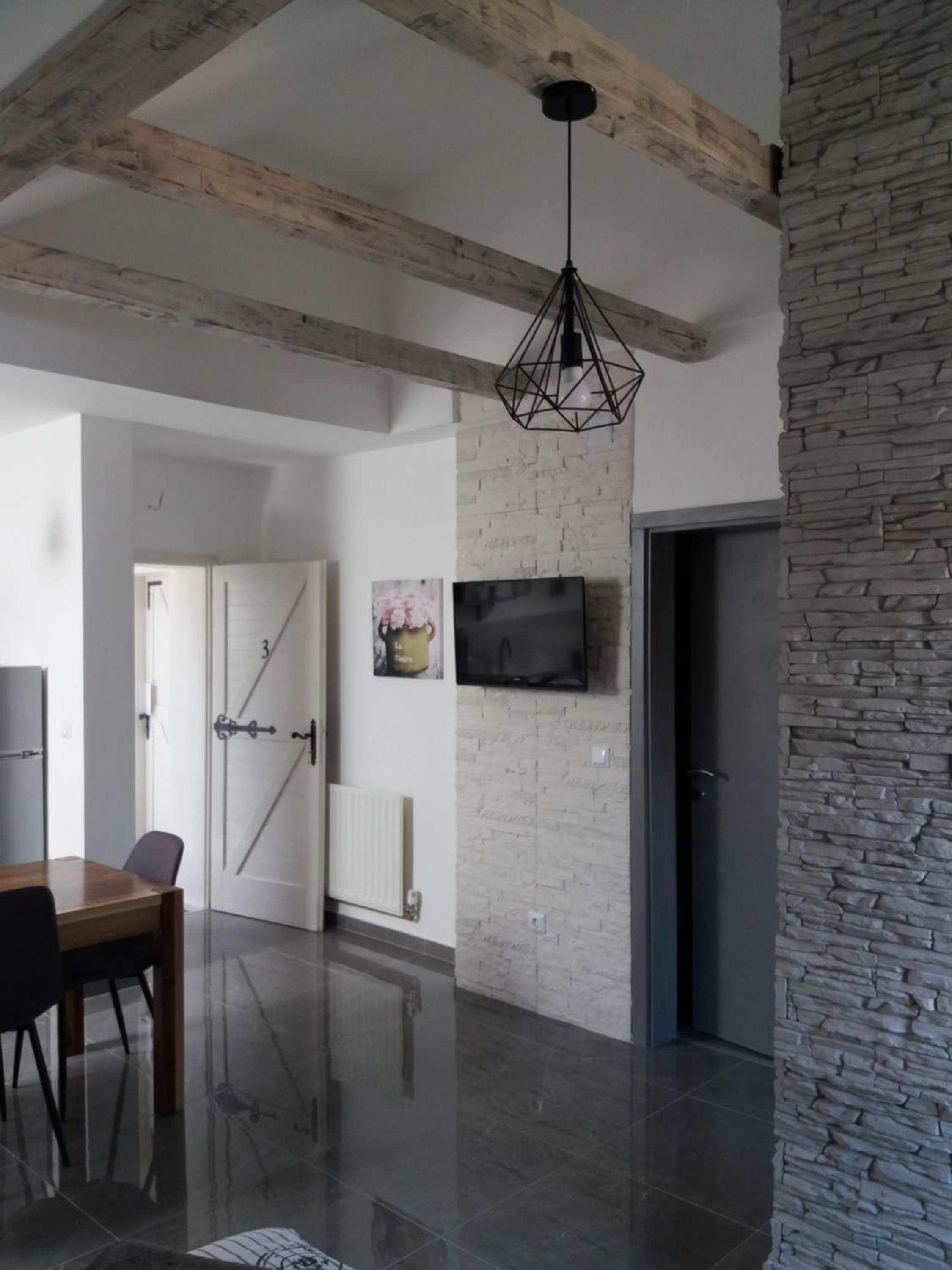 Studio Apartment - Photo 25