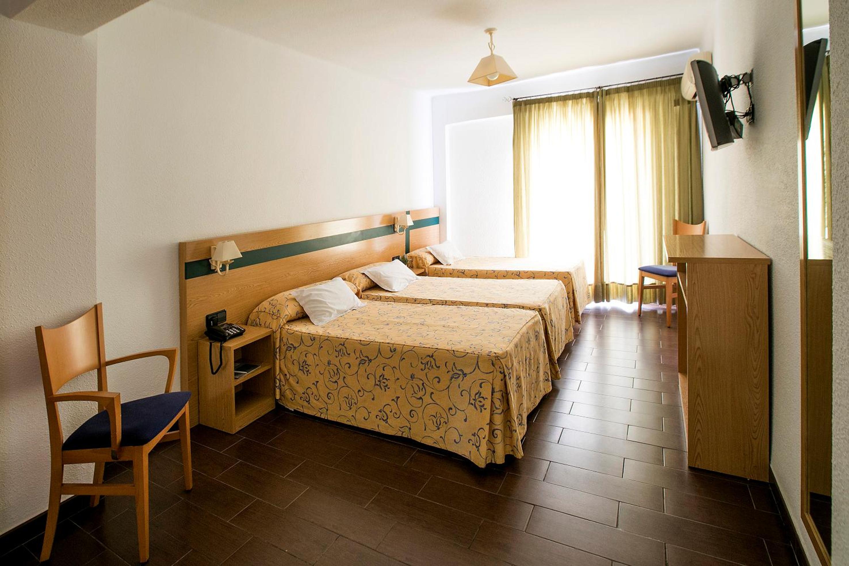 Triple Room - Photo 1