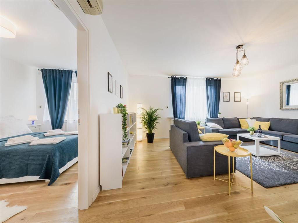 Two-Bedroom Apartment - Photo 8