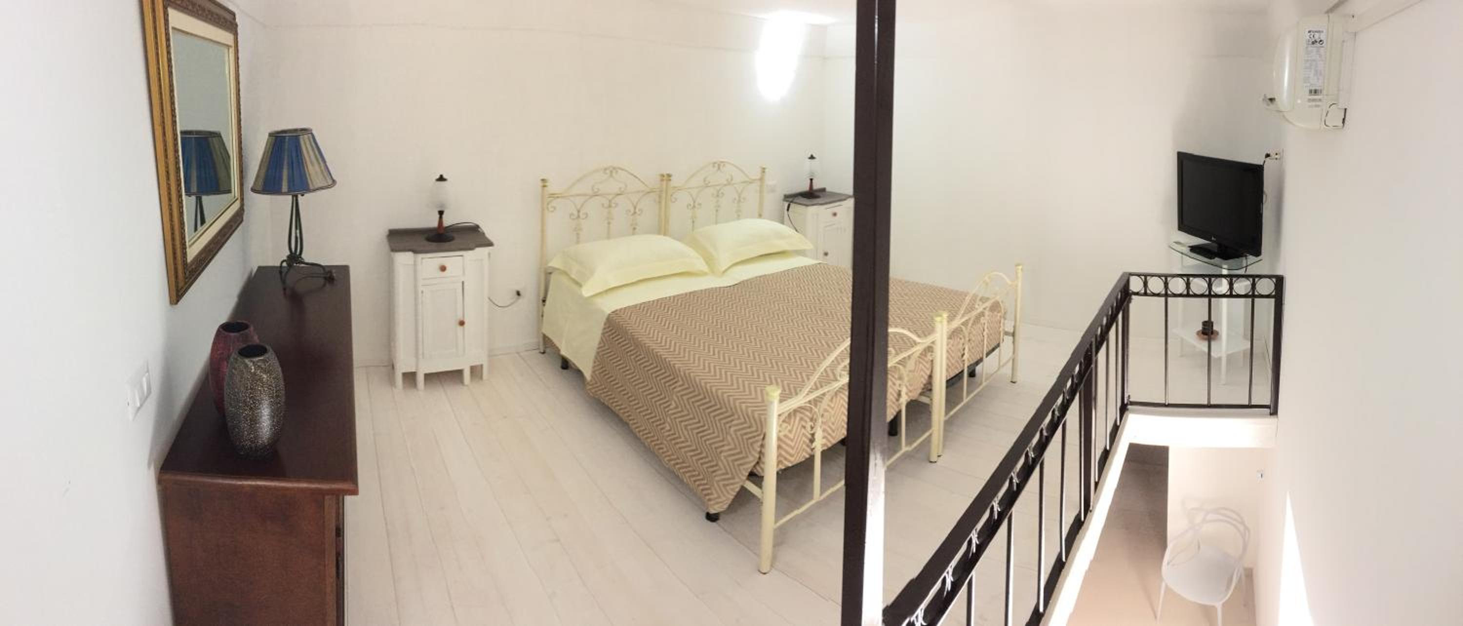 One-Bedroom House - Photo 1