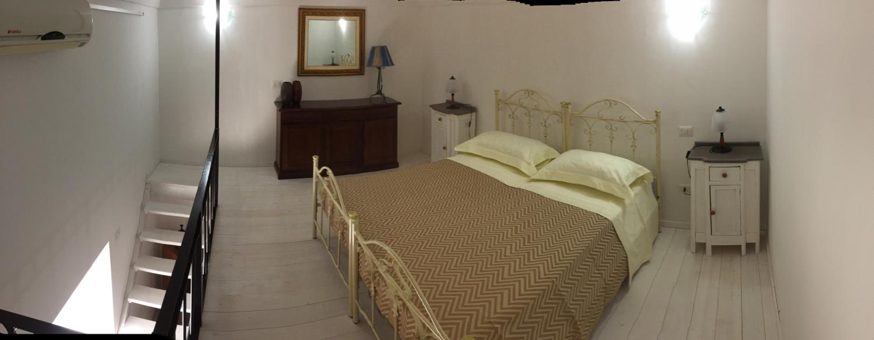 One-Bedroom House - Photo 18