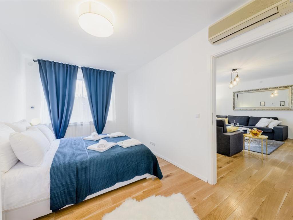 Two-Bedroom Apartment - Photo 3