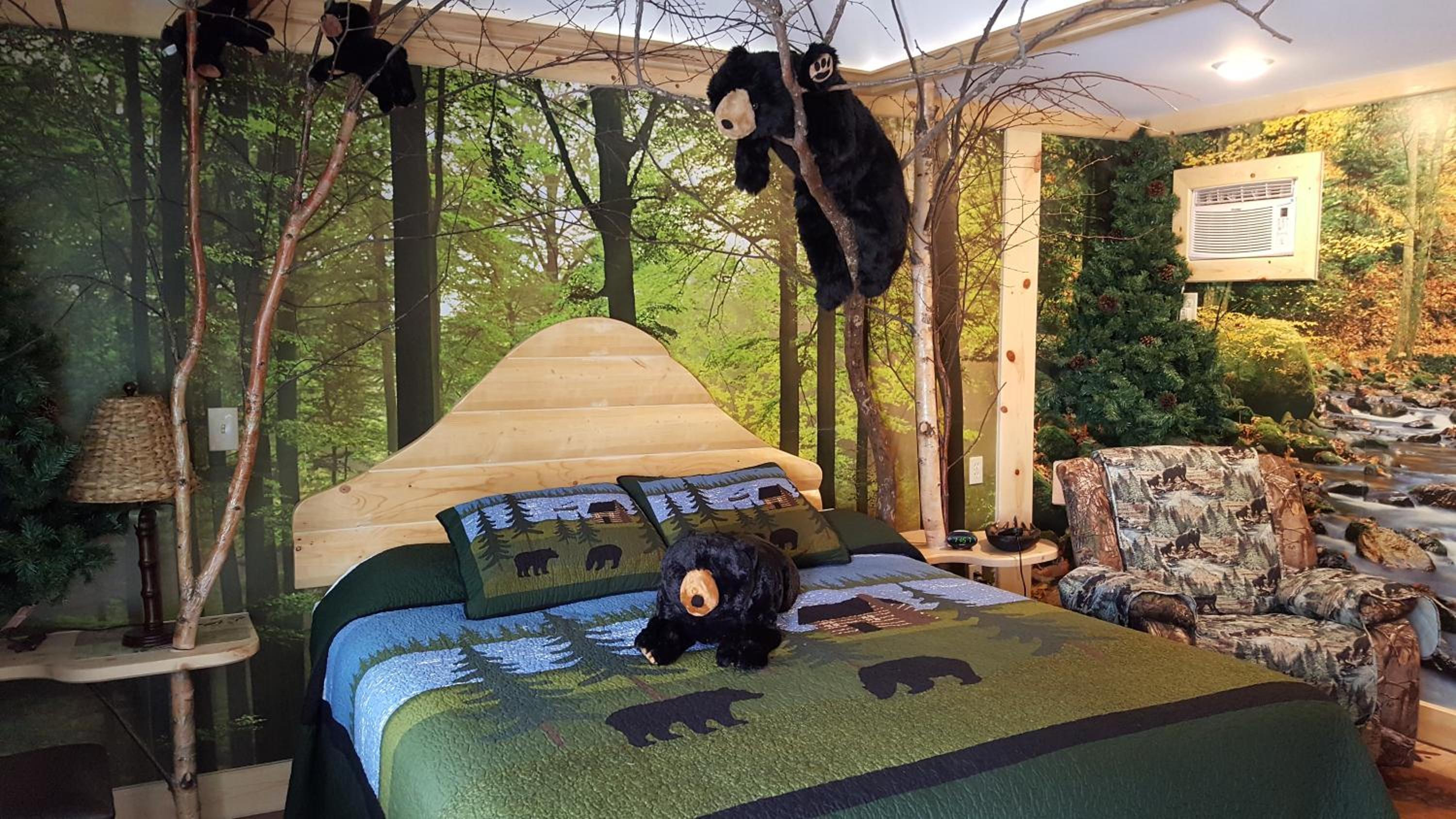 King Suite (The Bear Den)