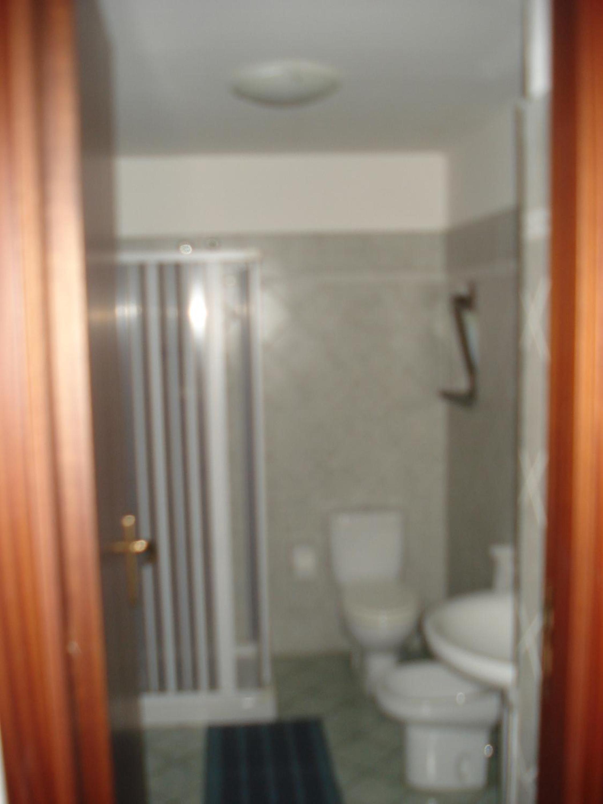 Large Double Room - Photo 5