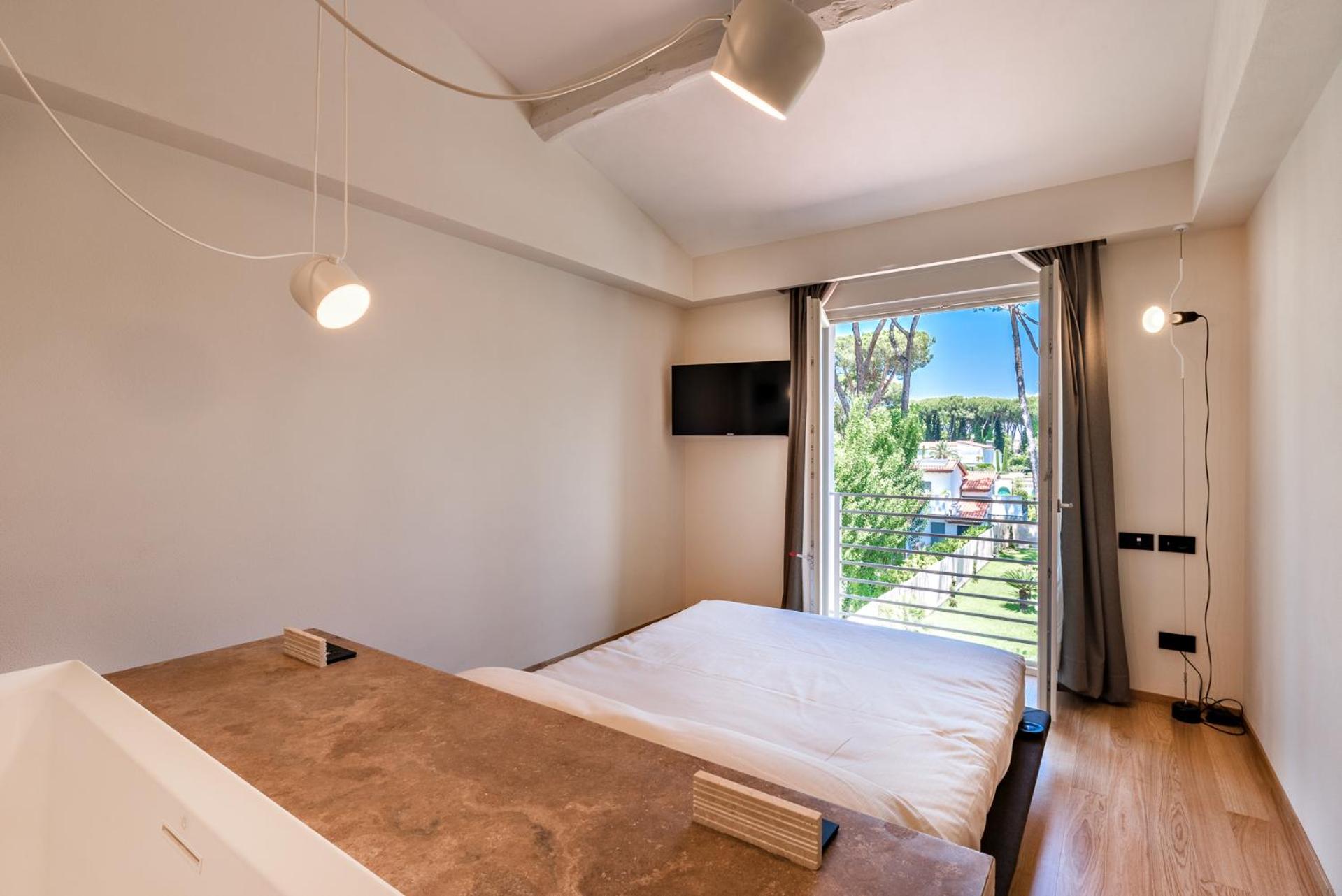 Double Room with Spa Bath photo 3