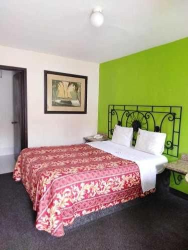 Single Room photo 2